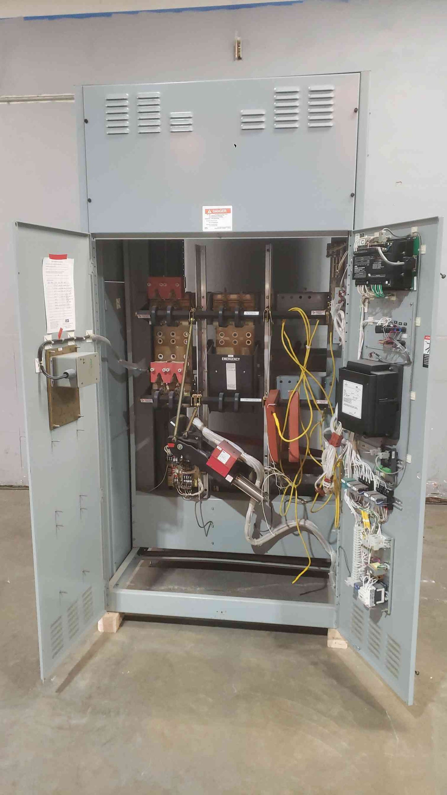 ASCO 7000 Series 4000A Enclosure Section - Includes Control Group & Logic As-Is Parts Only (SKU: 112587)