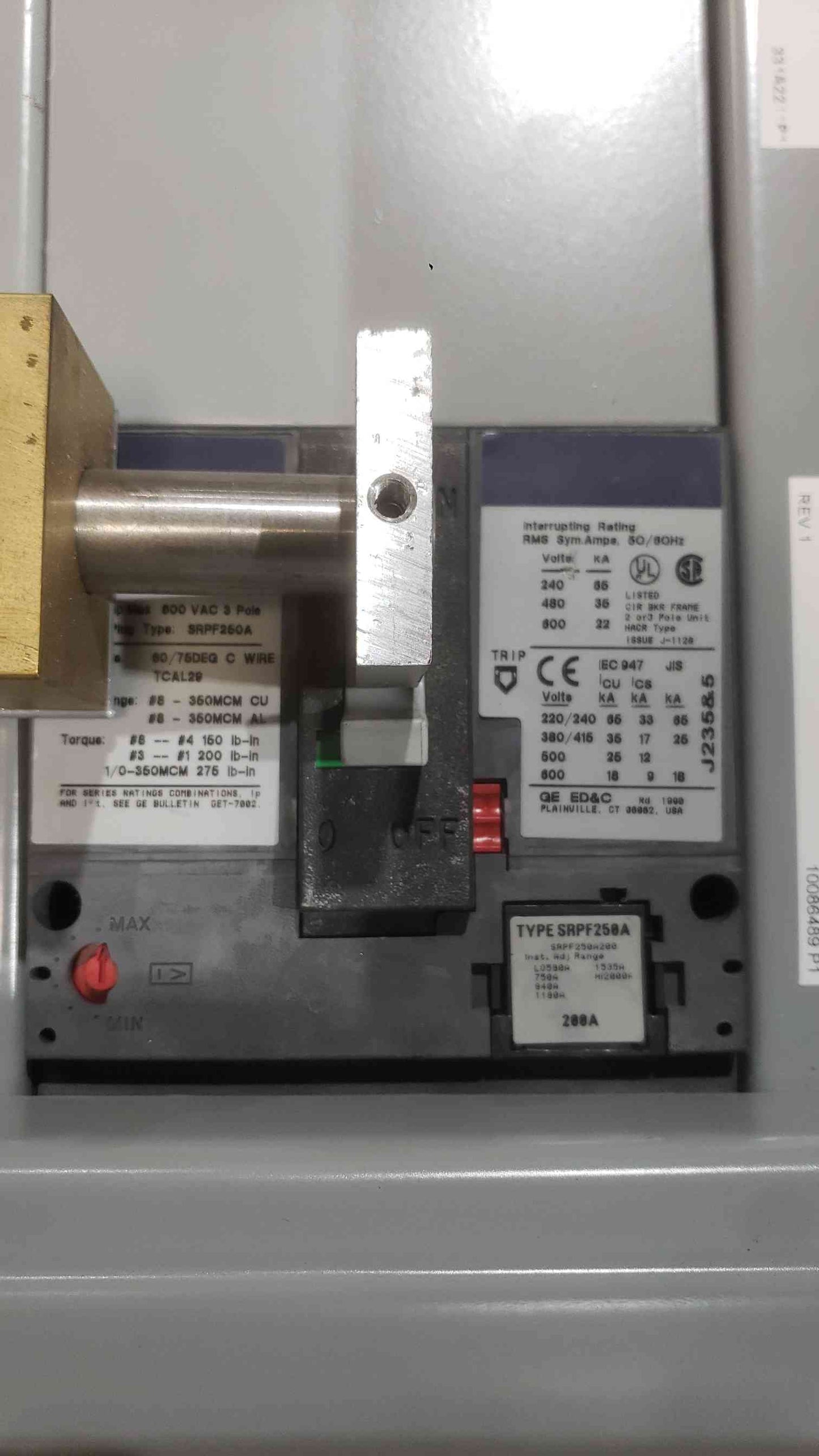 GE 250A Spectra 480V 3PH 4W Panelboard 3 Breakers SFHA36AT0250 (SKU: 112671)