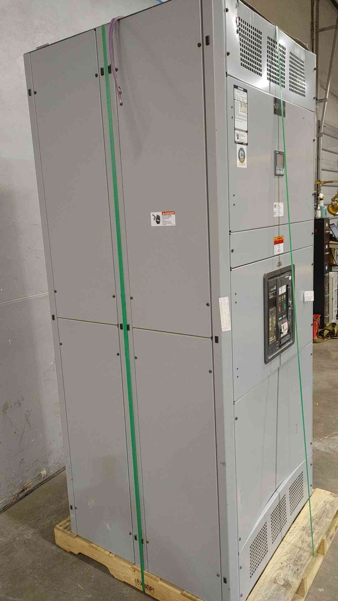 Siemens 3000A Cubicle Bus Switchgear Lineup 1x 3000A Main 2x 2500A Dist WLL2D330 & WLL2D325