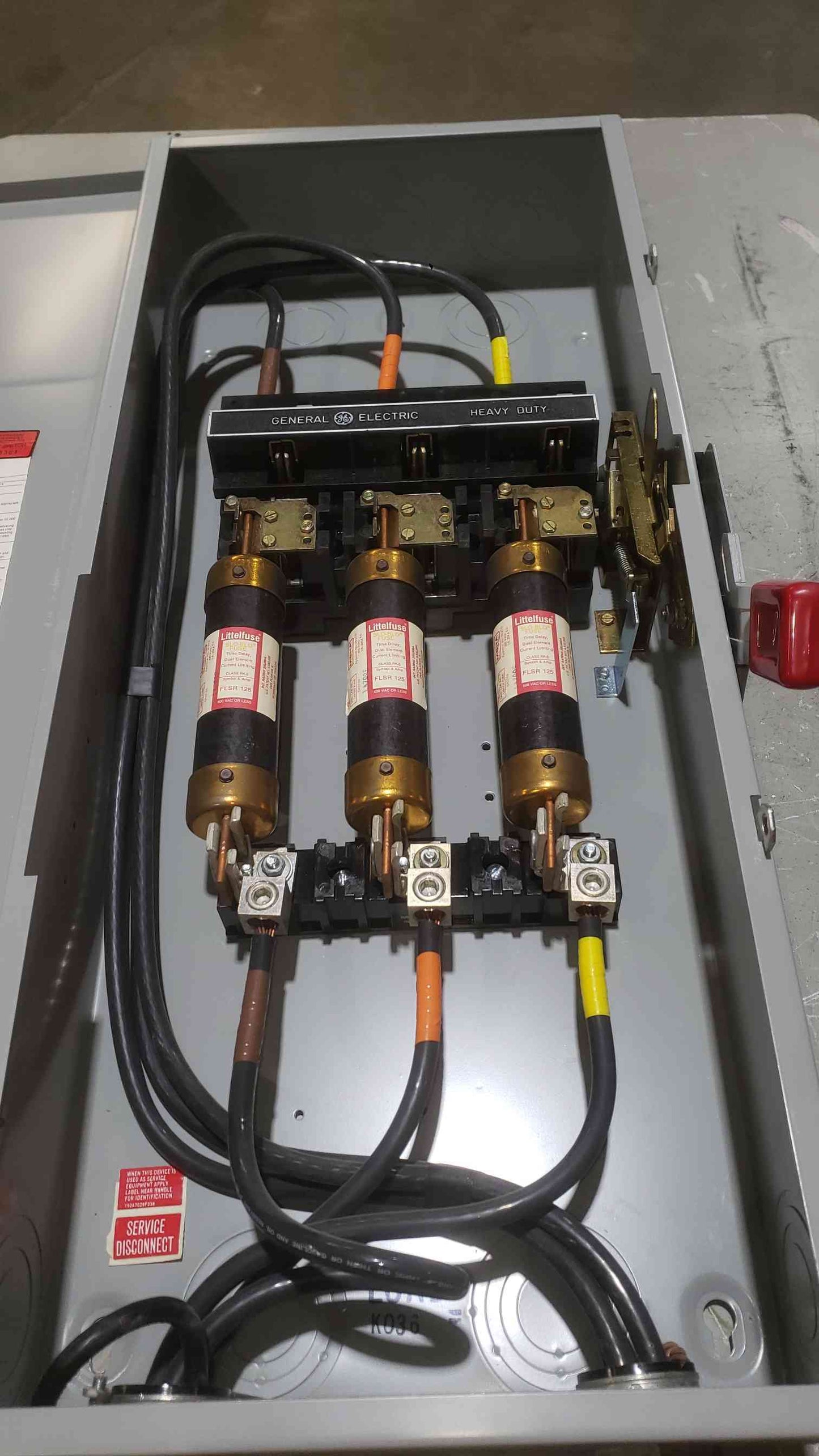 GE TH3364 200 Amp 600V 3-Pole Heavy Duty Safety Switch Disconnect Fused NEMA 1 (SKU: 112764)