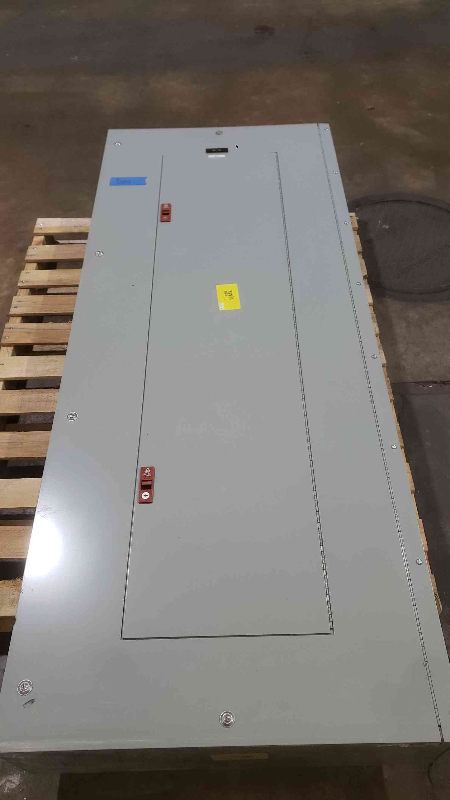 GE 600 Amp 208Y/120V 3-Phase 4-Wire Column Width Panelboard CCB PP-12 w/ TEB & THQD Breakers(SKU: 112806)