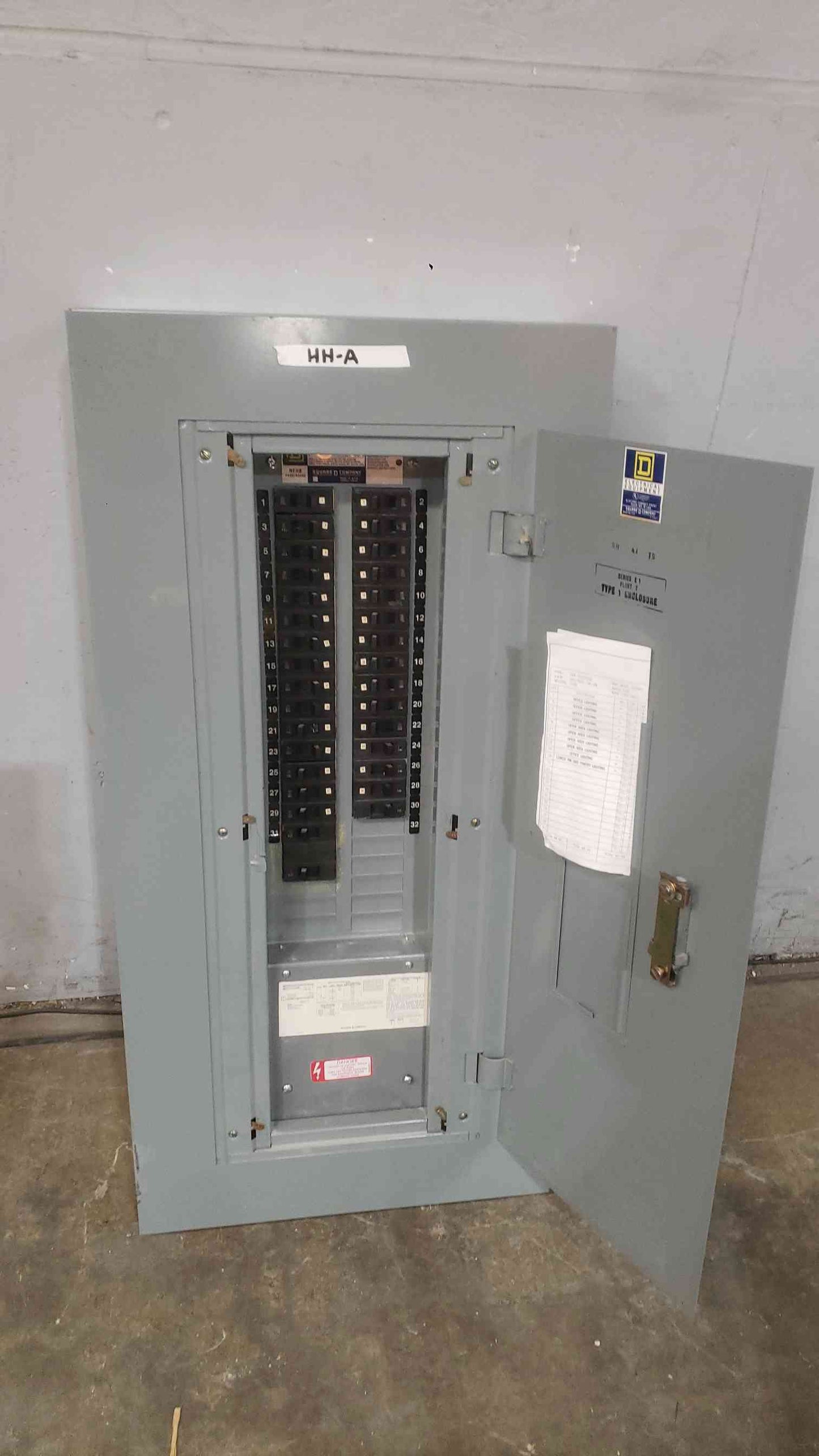 Square D NEHB Panelboard 225A 480Y/277V 3 Phase 4 Wire w/ EHB Breakers HH-A(SKU: 112789)