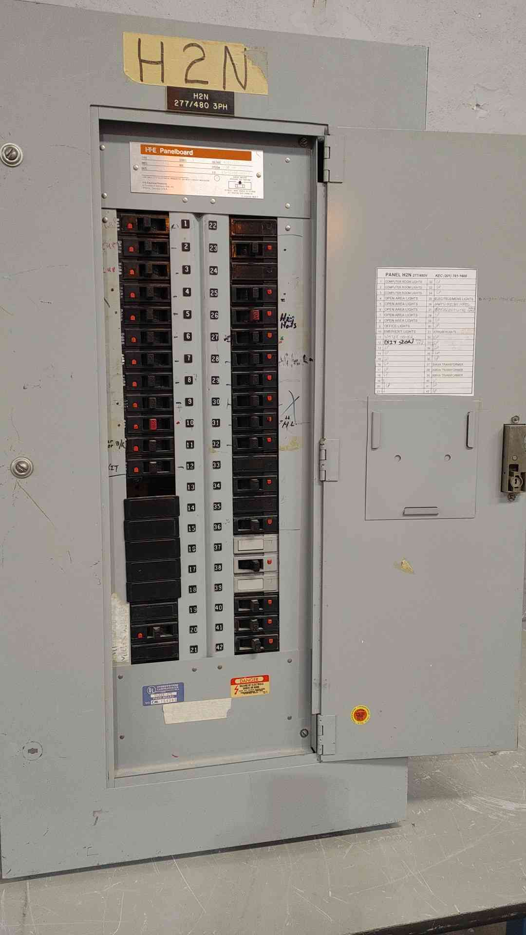 Siemens I-T-E CDP-7 Panelboard 225A 480Y/277V 3PH 4W 42-Circuit Distribution Panel (SKU: 112817)
