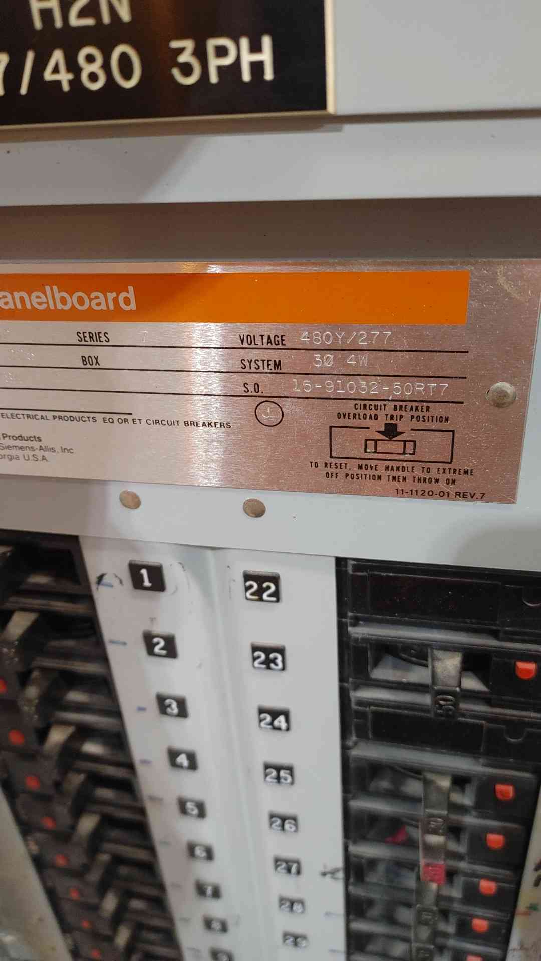 Siemens I-T-E CDP-7 Panelboard 225A 480Y/277V 3PH 4W 42-Circuit Distribution Panel (SKU: 112817)