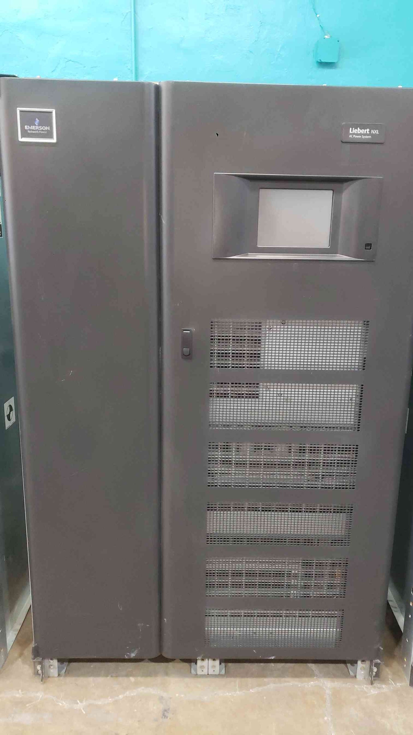Emerson Liebert NXL 500kVA UPS 450kW 3-Phase 480V System with Battery Cabinets (SKU: 112932)