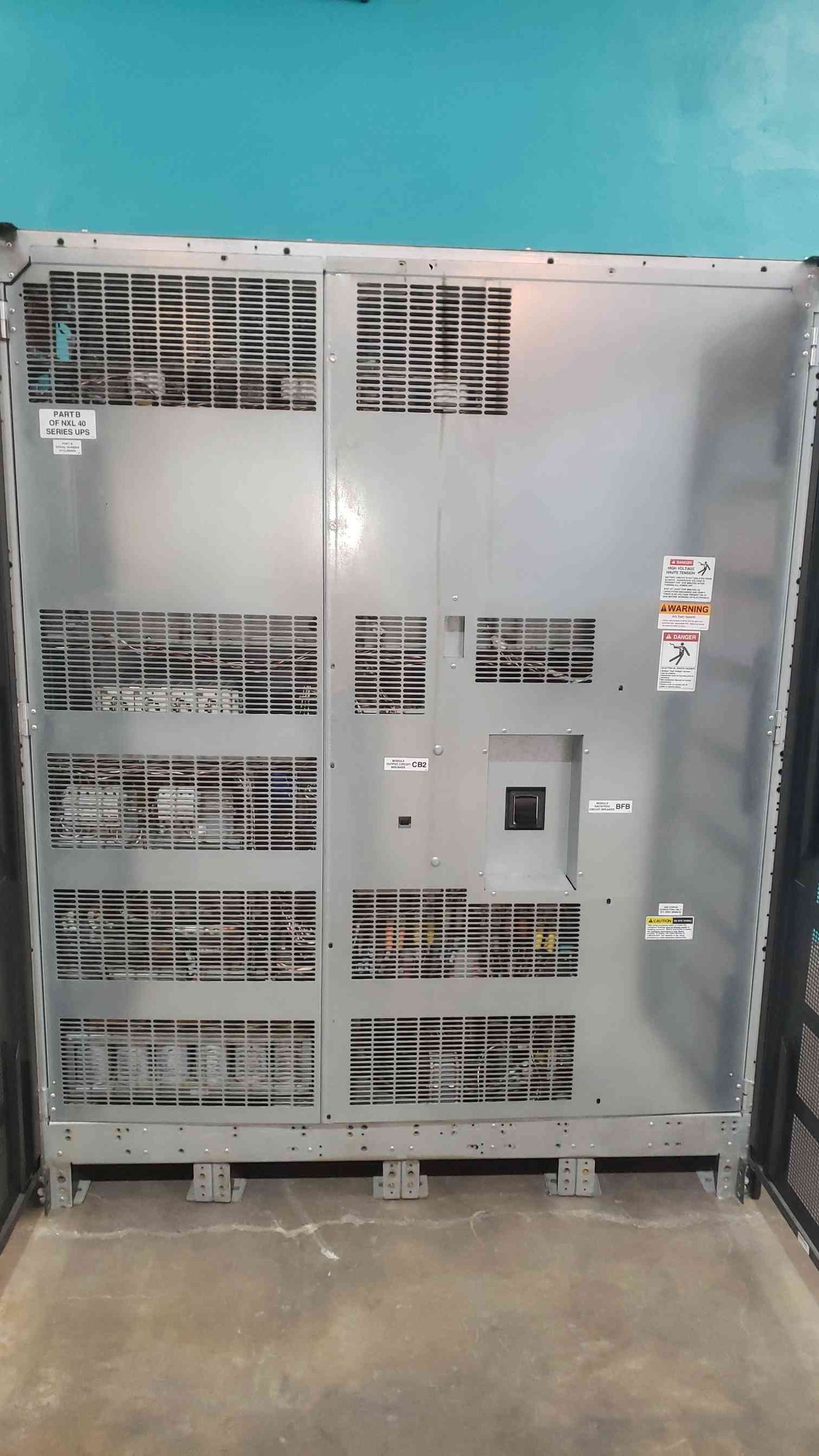 Emerson Liebert NXL 500kVA UPS 450kW 3-Phase 480V System with Battery Cabinets (SKU: 112932)