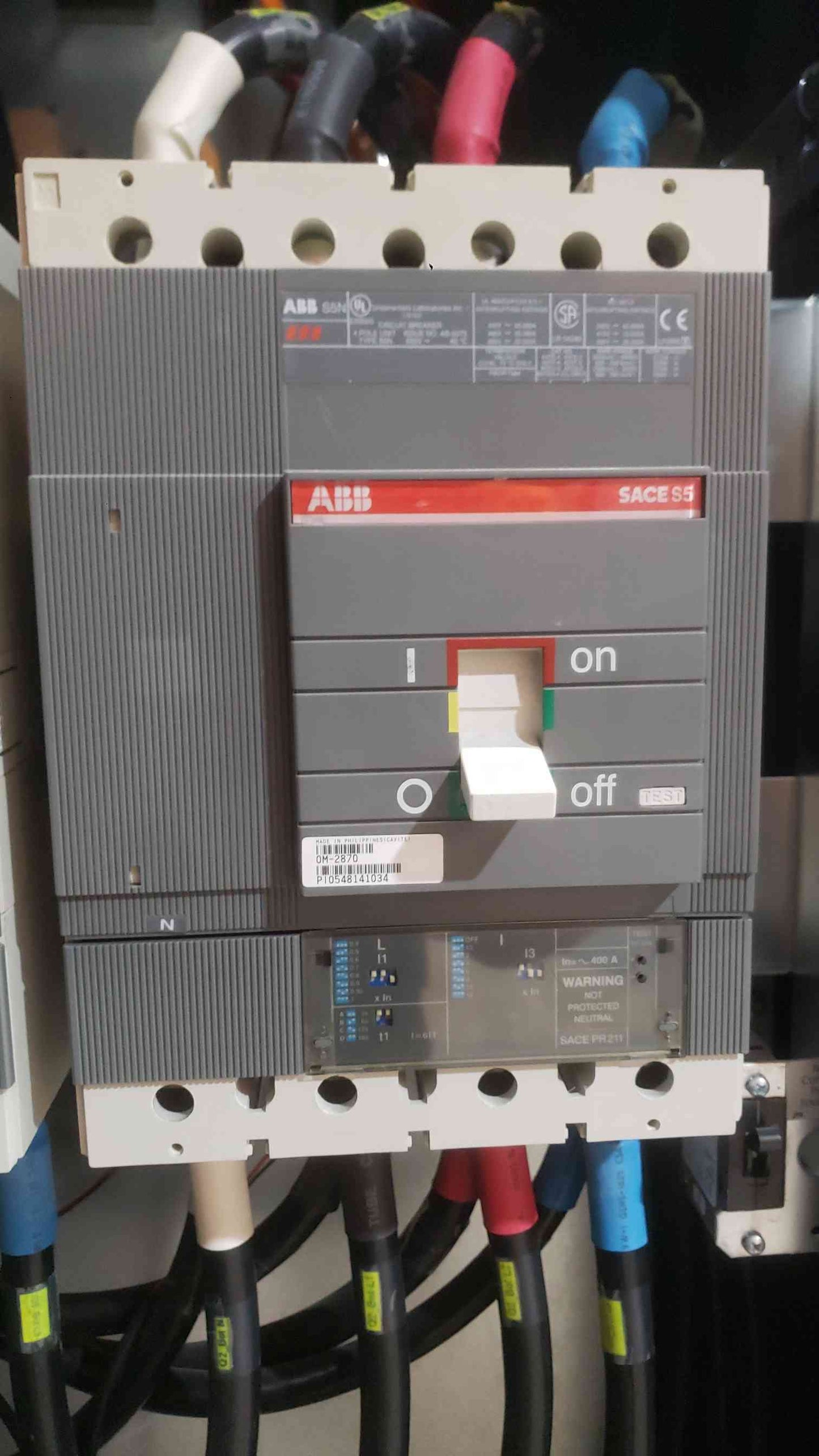 APC Symmetra PX 80kVA 80kW UPS 208V 3-Phase SYCF80KF (3) SYCF8BF Battery Enclosures(SKU: 112950)