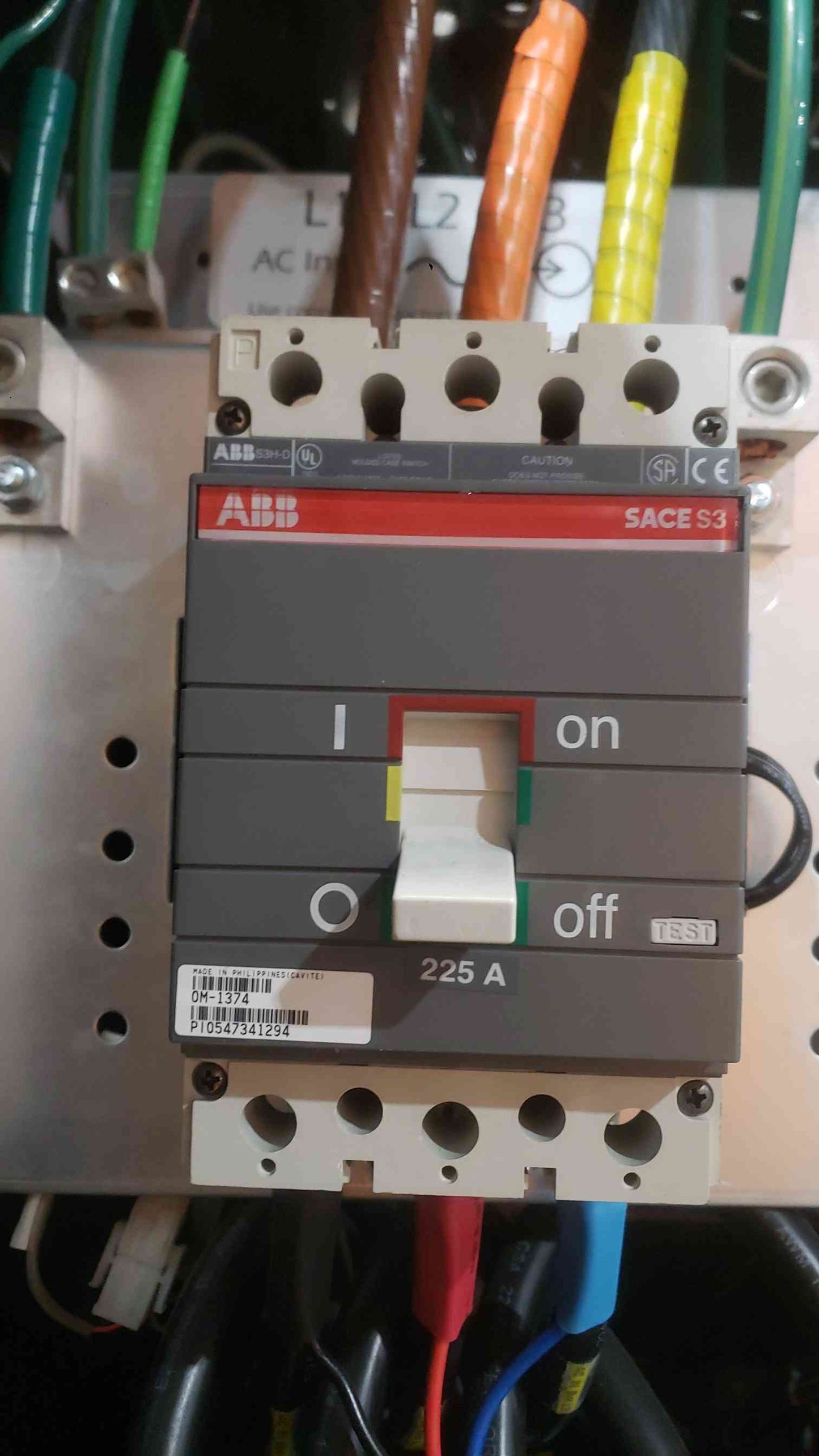 APC Symmetra PX 80kVA 80kW UPS 208V 3-Phase SYCF80KF (3) SYCF8BF Battery Enclosures(SKU: 112950)