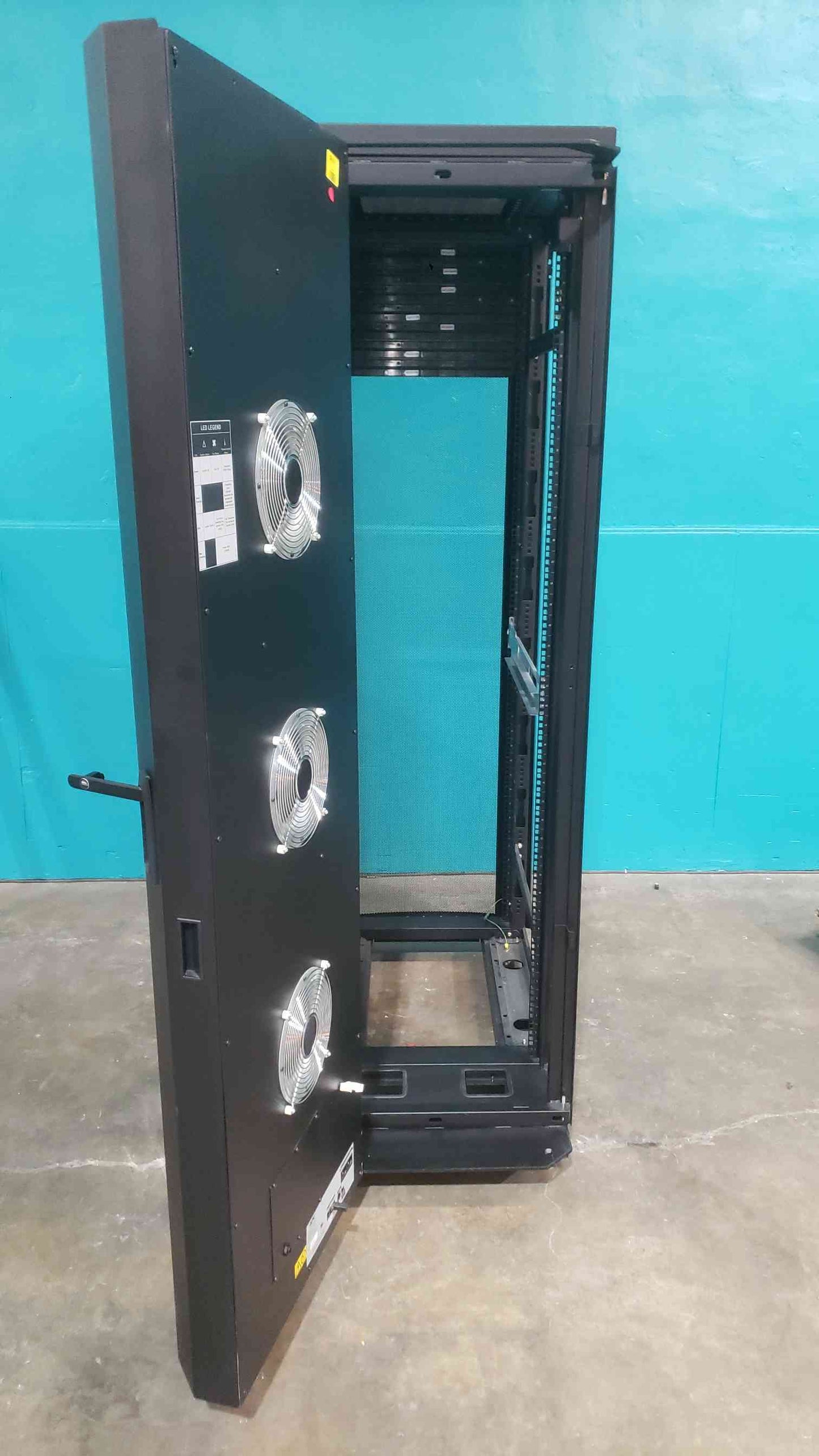 APC ACF101BLK Rack Air Removal Unit 100-120V Server Rack NetShelter SX Cooling Fan  (SKU: 112953)