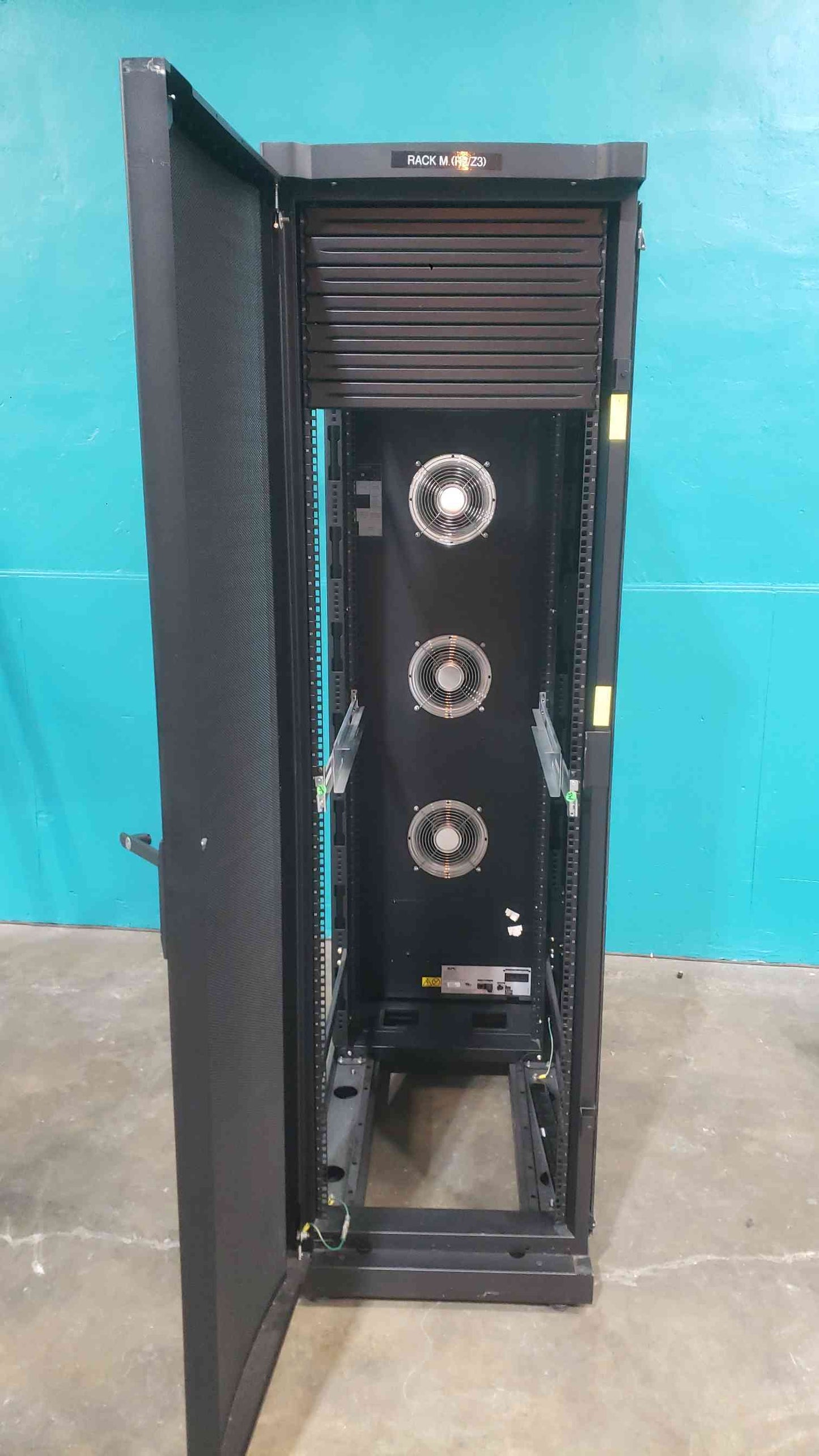 APC ACF101BLK Rack Air Removal Unit 100-120V Server Rack NetShelter SX Cooling Fan  (SKU: 112953)