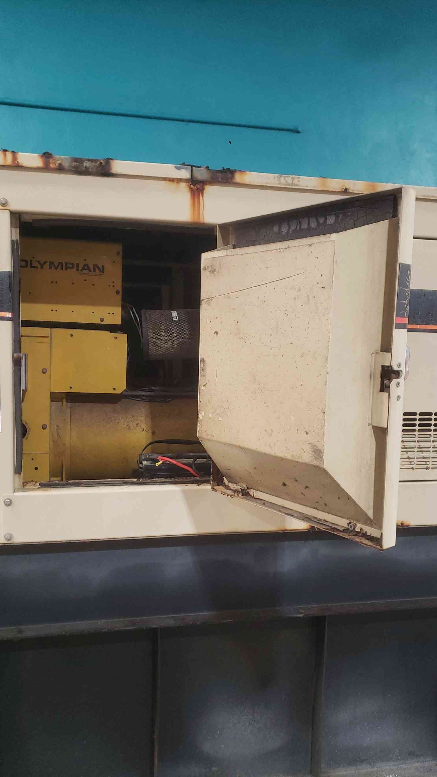 Generac 40 kW Diesel Generator 120/240V Single Phase Enclosed Subbase Tank 1067Hr
