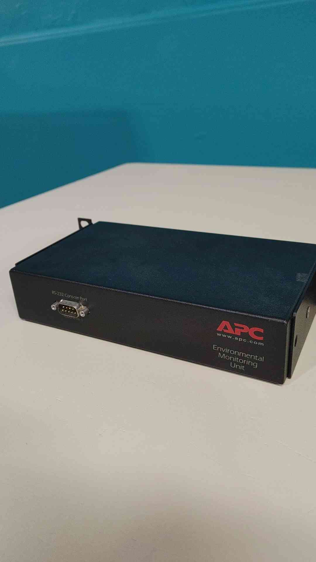 APC AP9319 Environmental Monitoring Unit 1U Rackmount EMU with 10/100 Network Port(SKU: 113011)