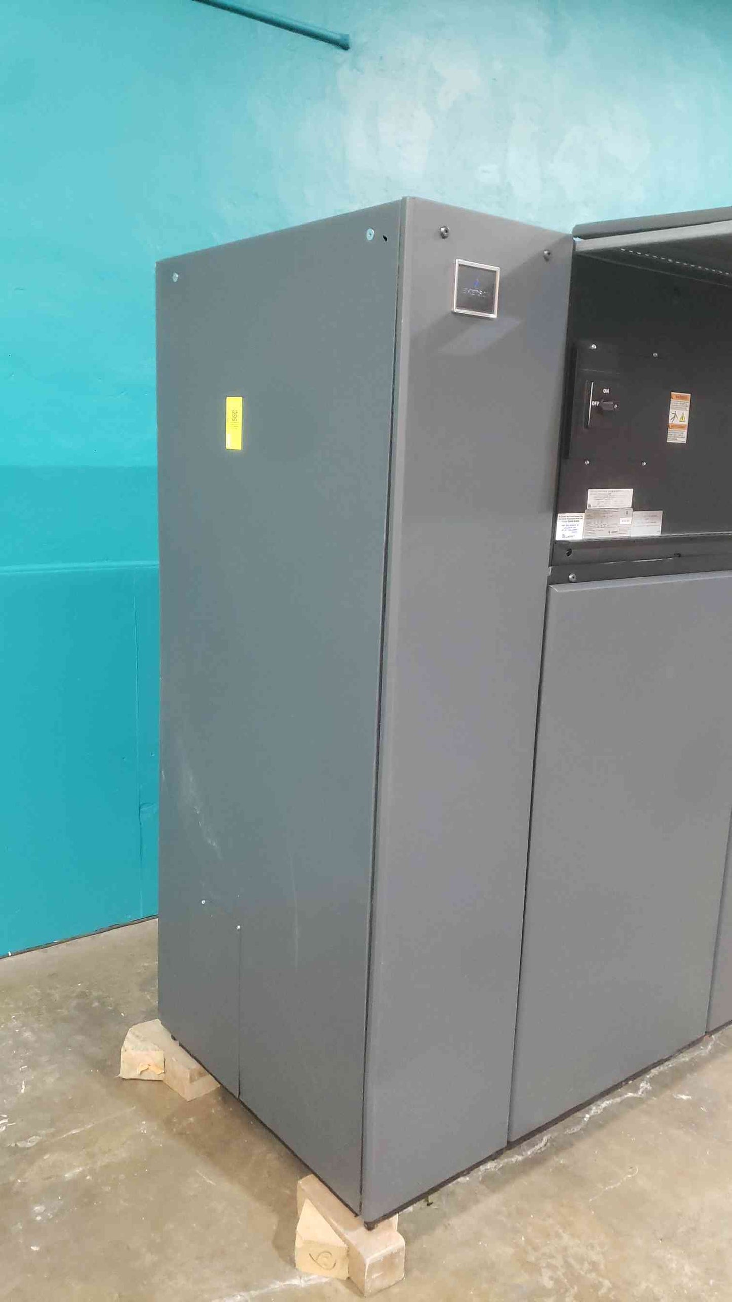 Liebert DS077ARA0EI340A Precision Cooling CRAC Unit 22-Ton Data Center AC 460V 3-Phase (SKU: 113035)