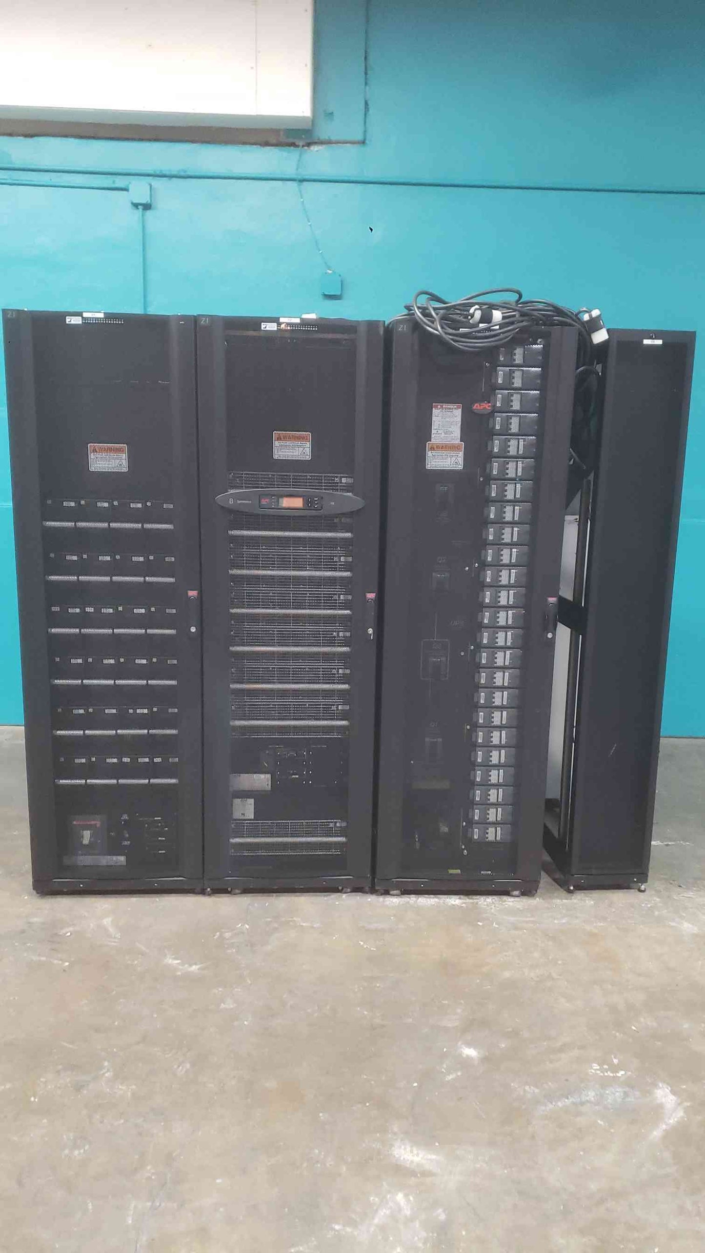 APC Symmetra PX 70KW Scalable 100kW UPS System 208V 3-Phase SYCF100KF Power Array w/ SYPM10KF Modules (SKU: 113038)