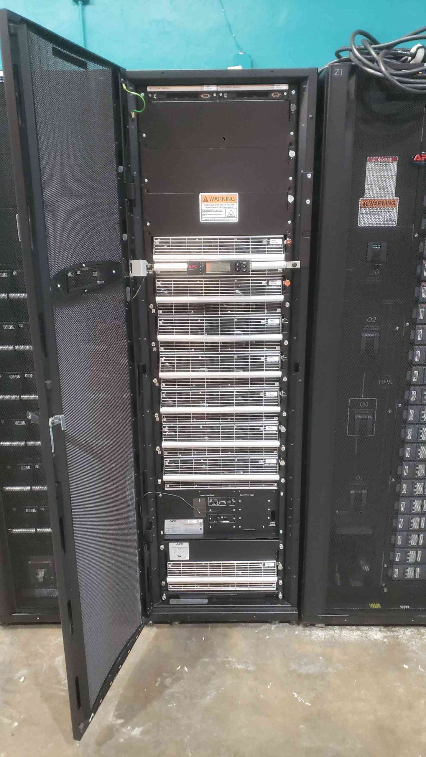 APC Symmetra PX 70KW Scalable 100kW UPS System 208V 3-Phase SYCF100KF Power Array w/ SYPM10KF Modules (SKU: 113038)