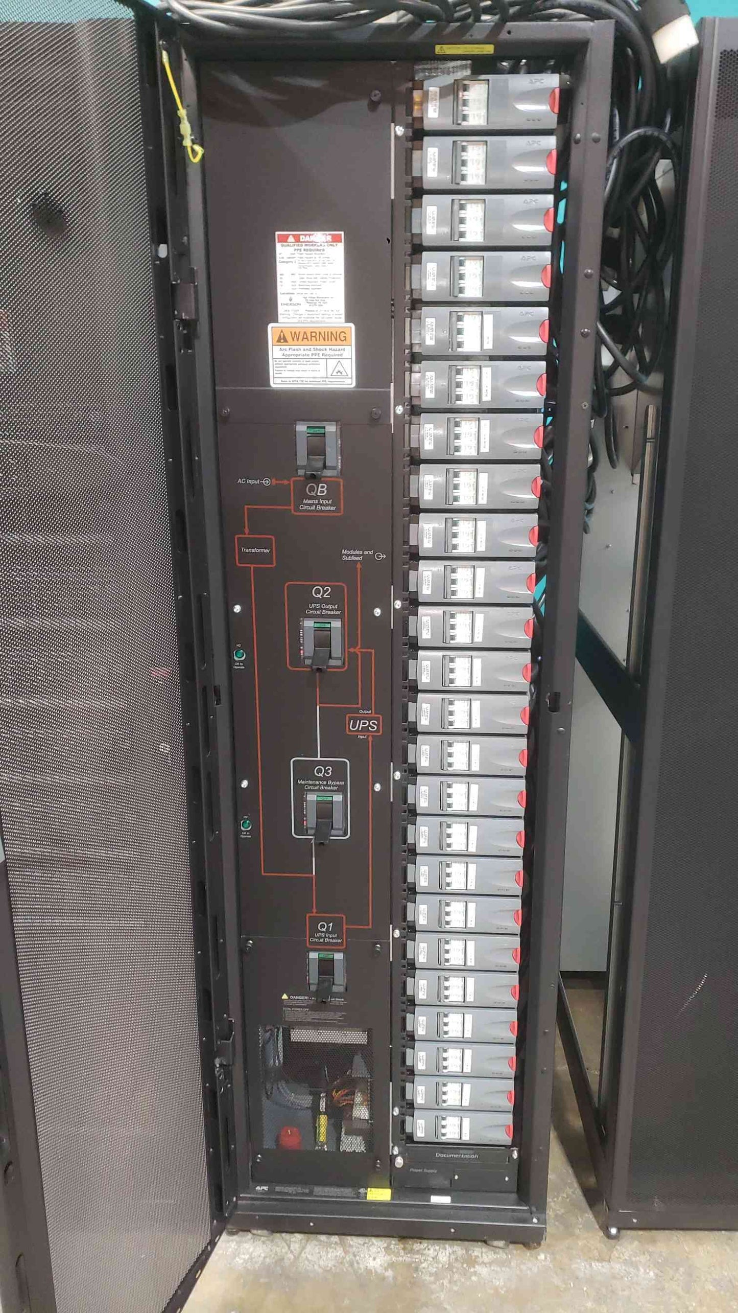 APC Symmetra PX 70KW Scalable 100kW UPS System 208V 3-Phase SYCF100KF Power Array w/ SYPM10KF Modules (SKU: 113038)