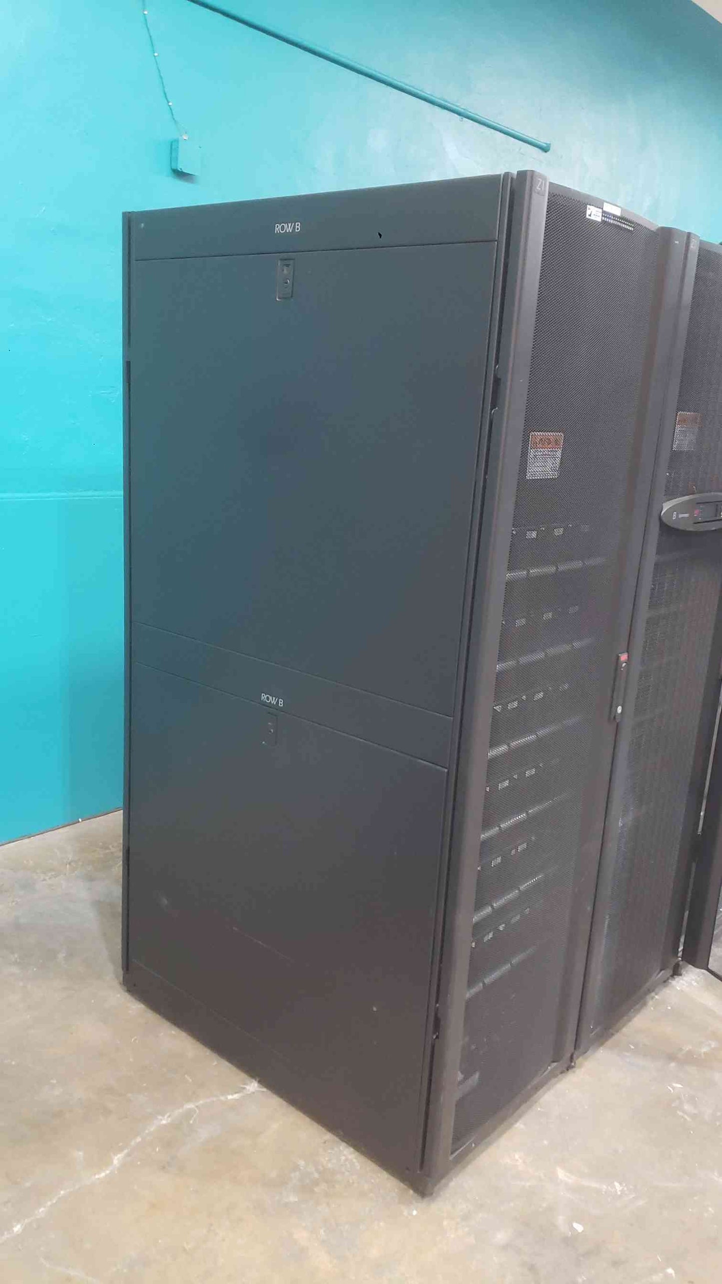 APC Symmetra PX 70KW Scalable 100kW UPS System 208V 3-Phase SYCF100KF Power Array w/ SYPM10KF Modules (SKU: 113038)
