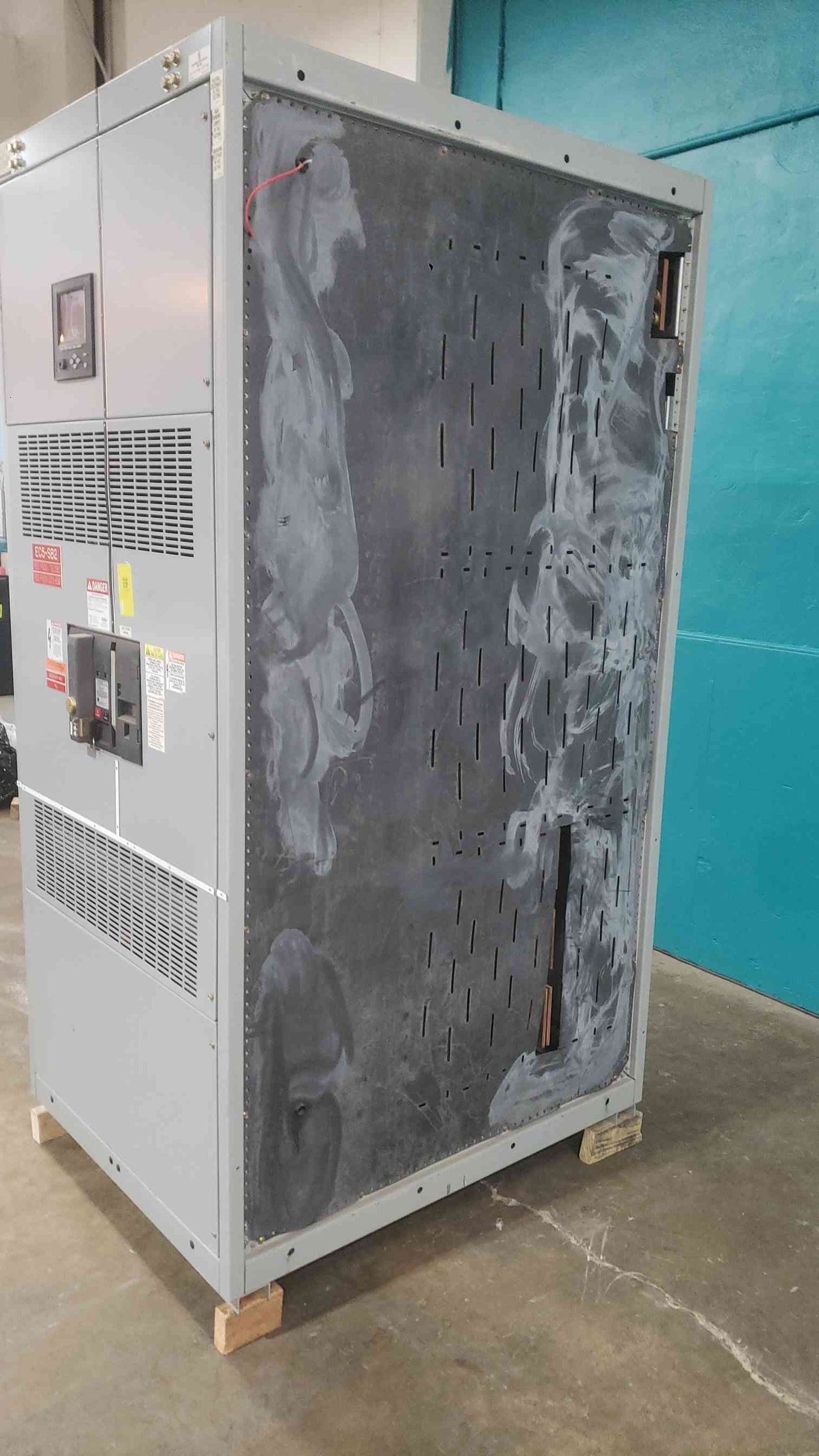 GE Spectra Series 4000 Amp Main Switchgear Section 480V 3PH Power Break II SSD40B440H (SKU: 113127)