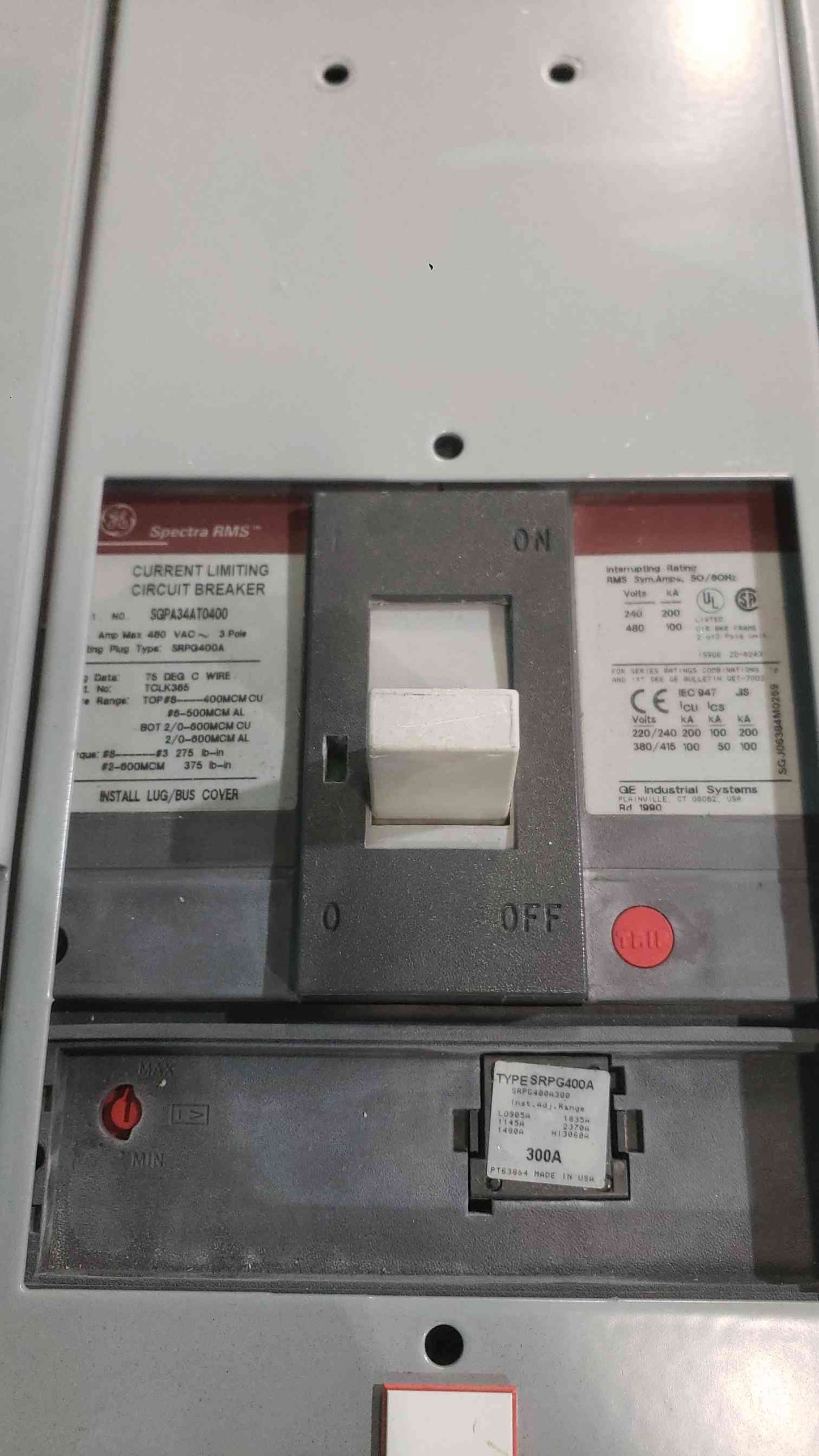 GE Spectra Series 800A 480V 3PH 3W 5 Breaker + Main Panelboard Interior Copper Bus (SKU: 113115)