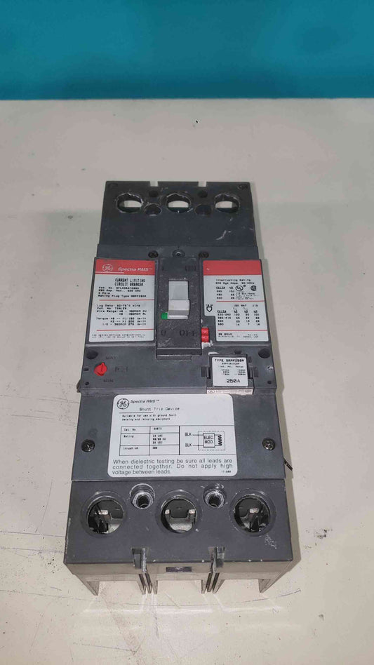 GE Spectra RMS SFLA36AT0250 250A Circuit Breaker 600V 3-Pole w/ SRPF250A Plug & SAST3 Shunt Trip (SKU: 113325)