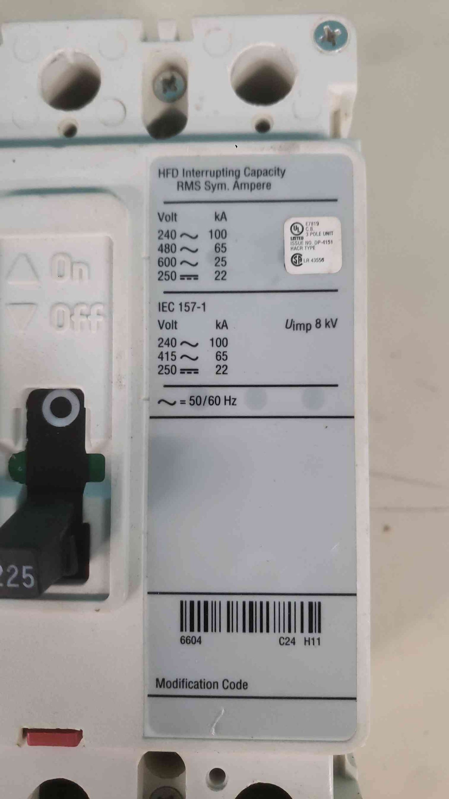 Eaton Cutler Hammer HFD3225 225 Amp 3 Pole 600V Circuit Breaker HFD3225 65k MCCB (SKU: 113385)