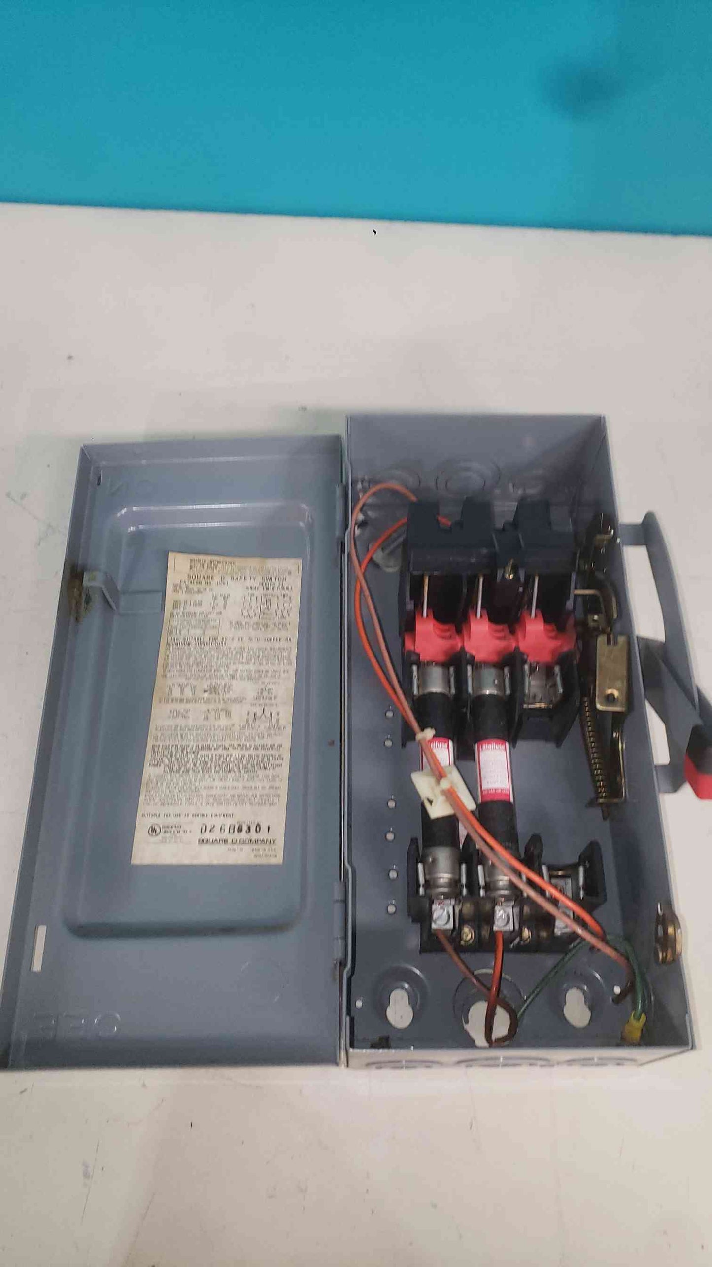 Square D H361 30 Amp 3 Pole 600V Fused Safety Switch Disconnect H361 Series E1 (SKU: 113392)