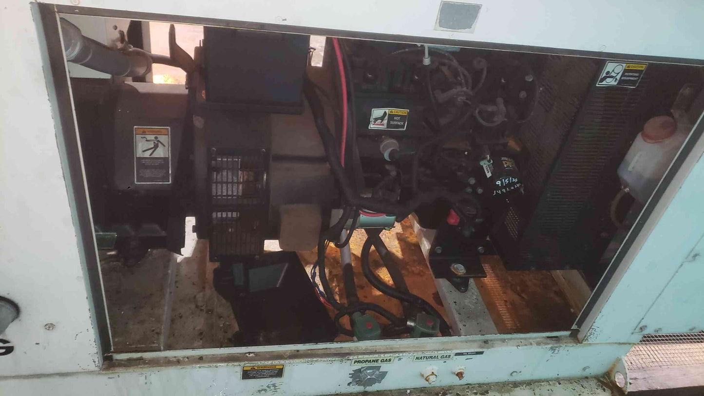 30KW Lynx 30SG 120/240V 1PH LP Nat Gas 53 Hrs. TESTED (SKU: 113492)