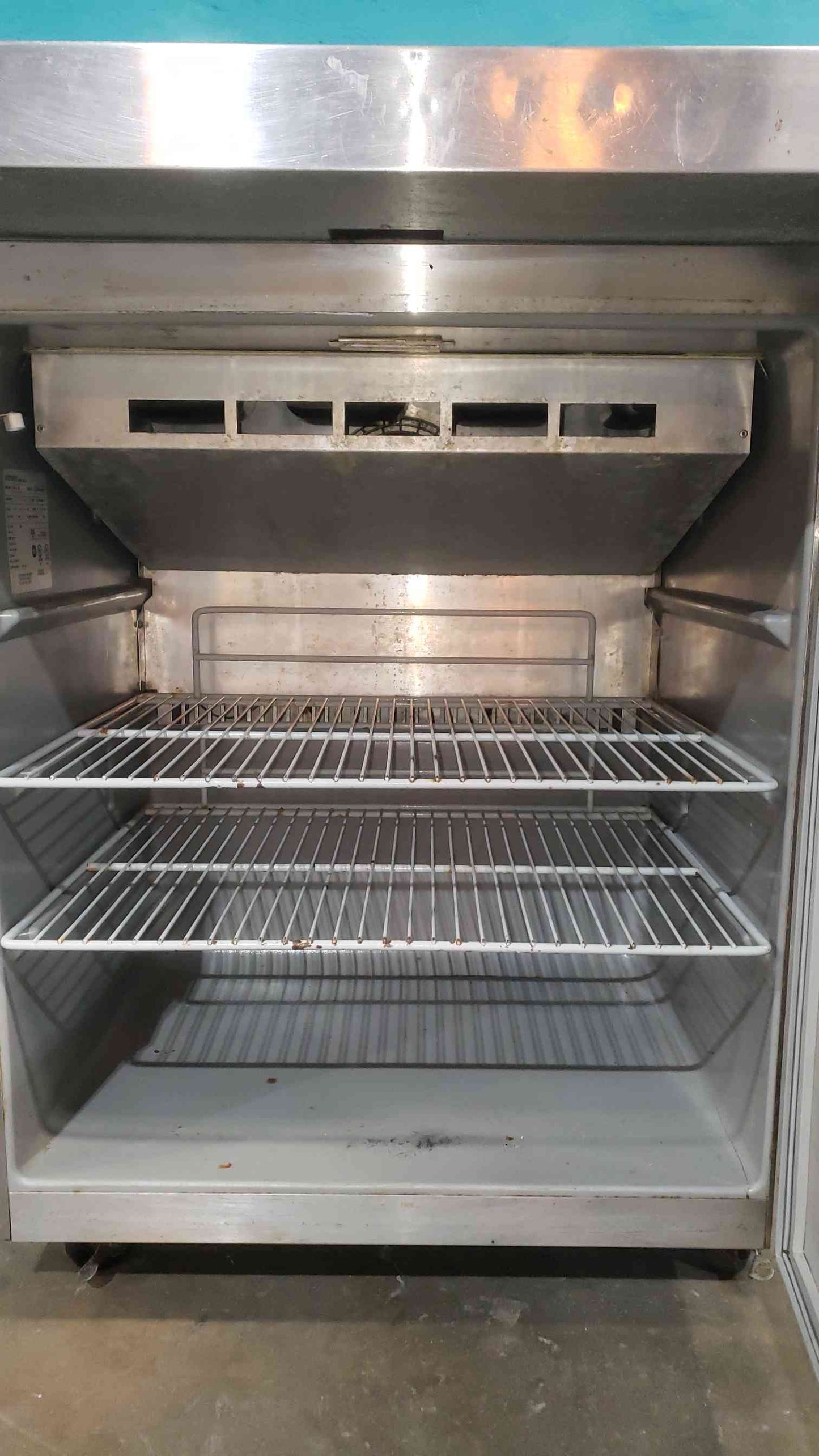 Victory UR-27-SAL 27" Commercial Sandwich Salad Prep Table Refrigerator Cooler (SKU: 113581)
