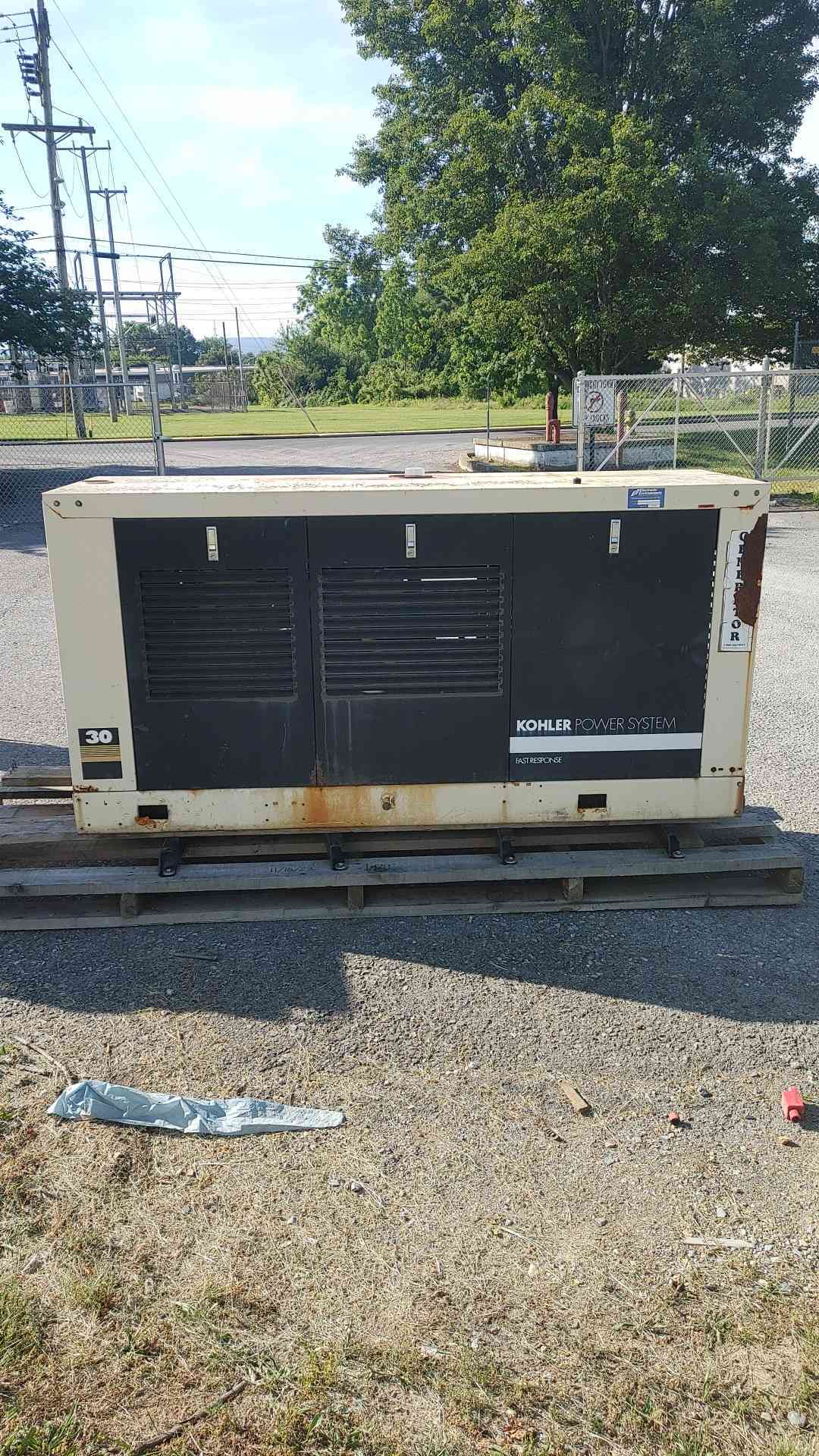 Kohler 30RZ 30kW Natural Gas Standby Generator 120/240V 1ph/3ph 692.2Hrs(SKU: 113582)