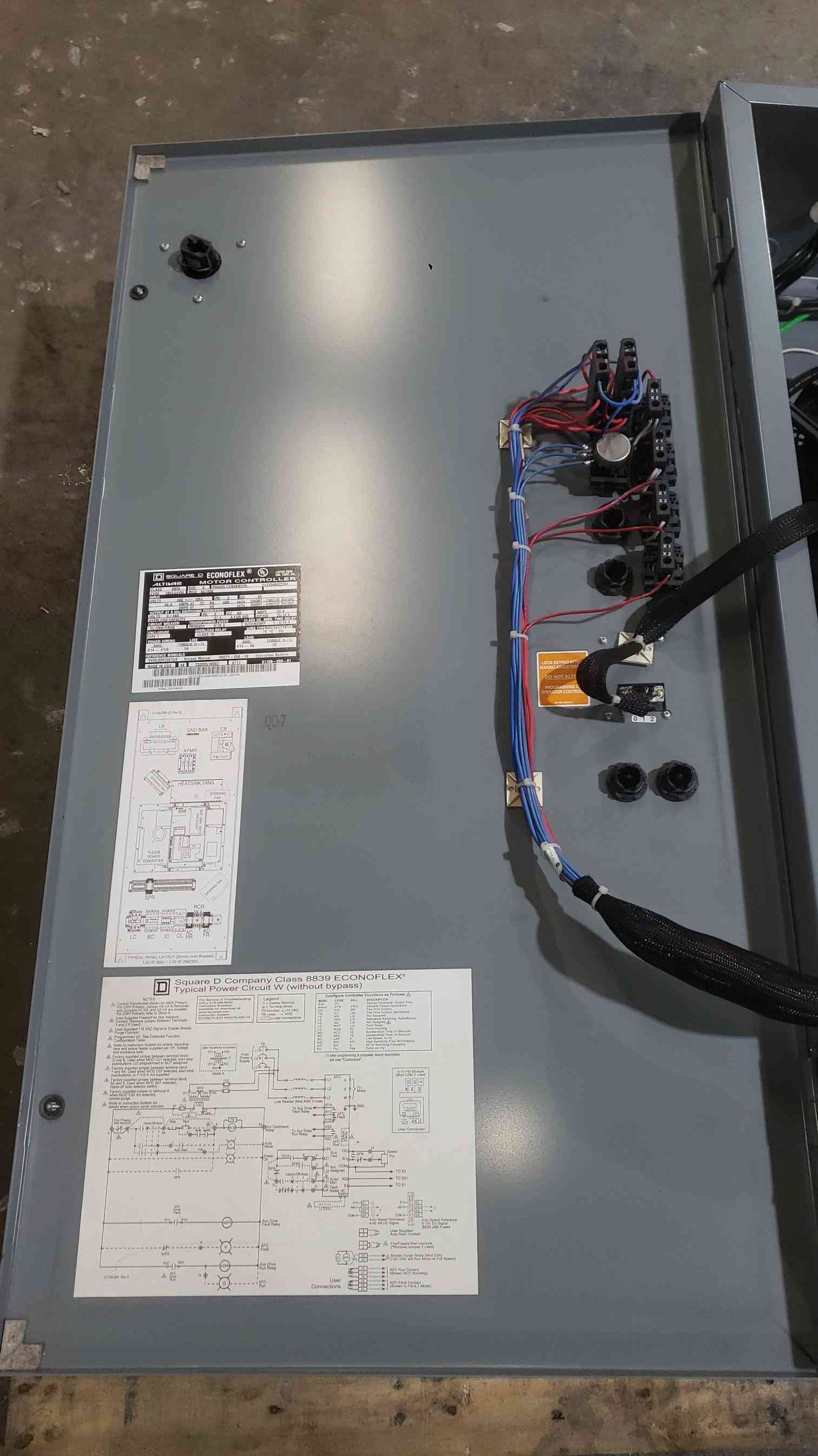Square D Econoflex VFD 25 HP 460V Class 8839 58ELG4VW Altivar FLEX58KD23N4 Drive