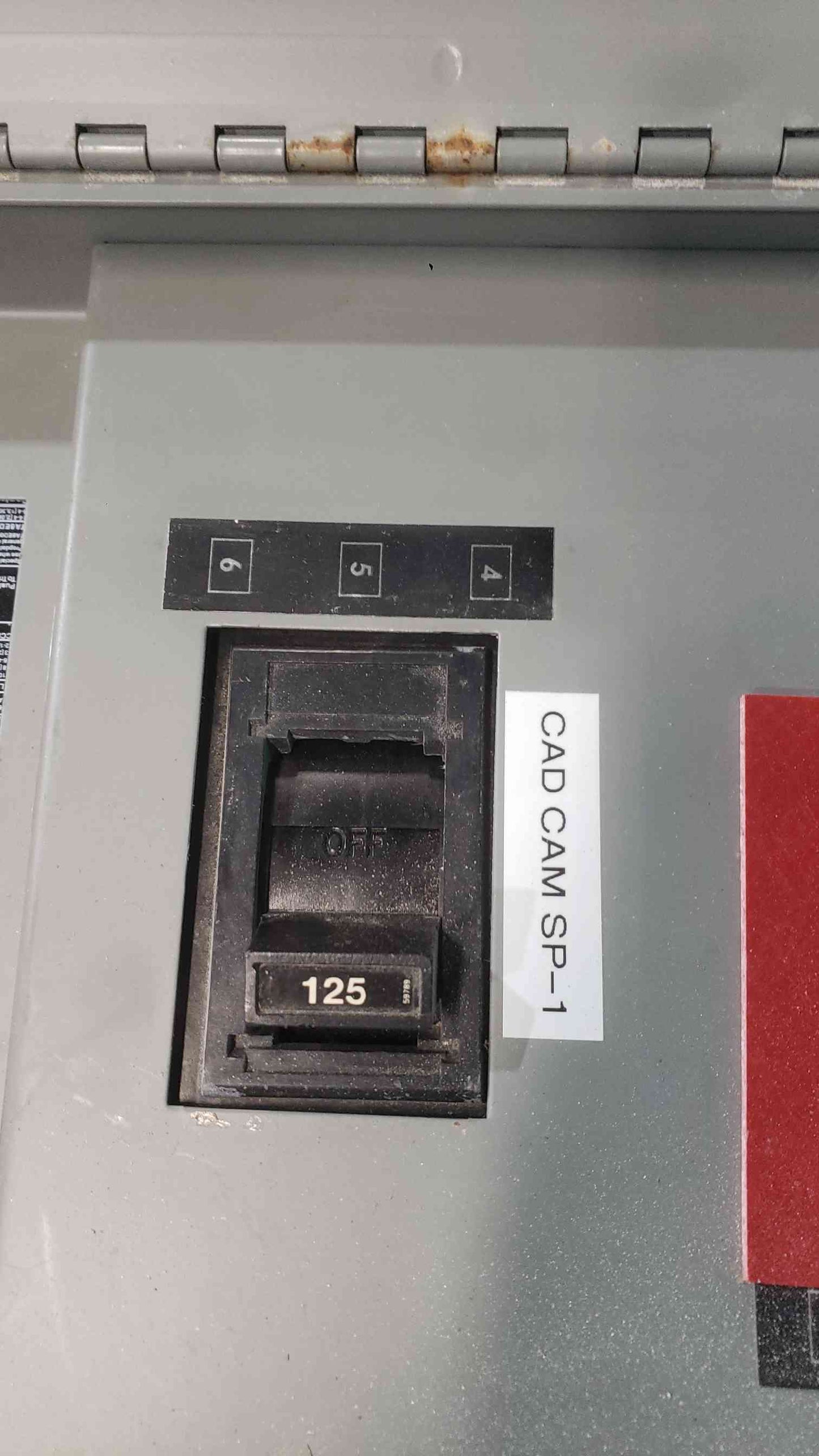 Siemens 120/220V 3 Phase Industrial Panelboard Siemens 600A Main 125A 100A Breakers