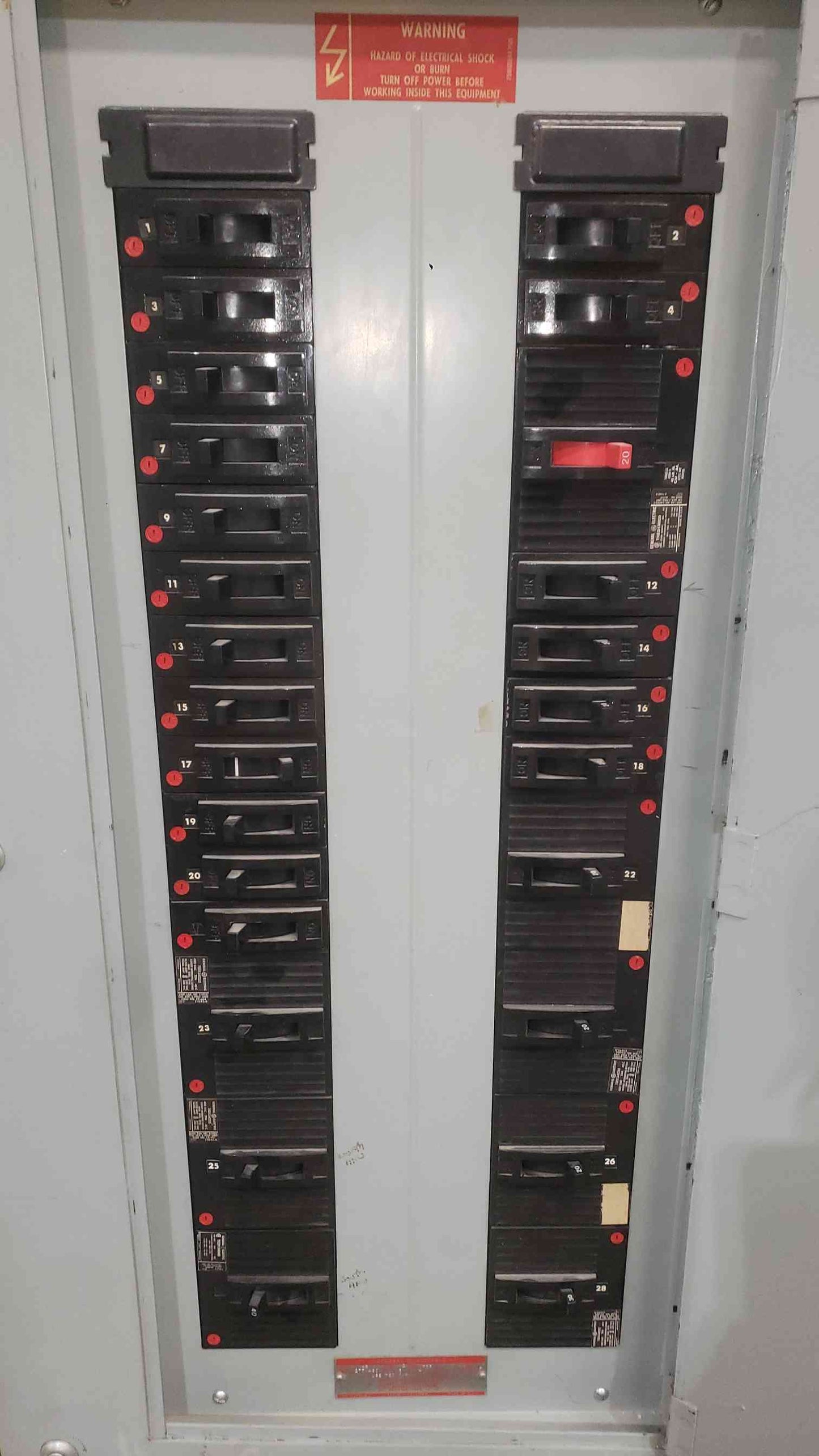 GE NHB 225A 277/480V 3 Phase Panelboard 8x TED Triple Pole & 18x Single Pole Breaker