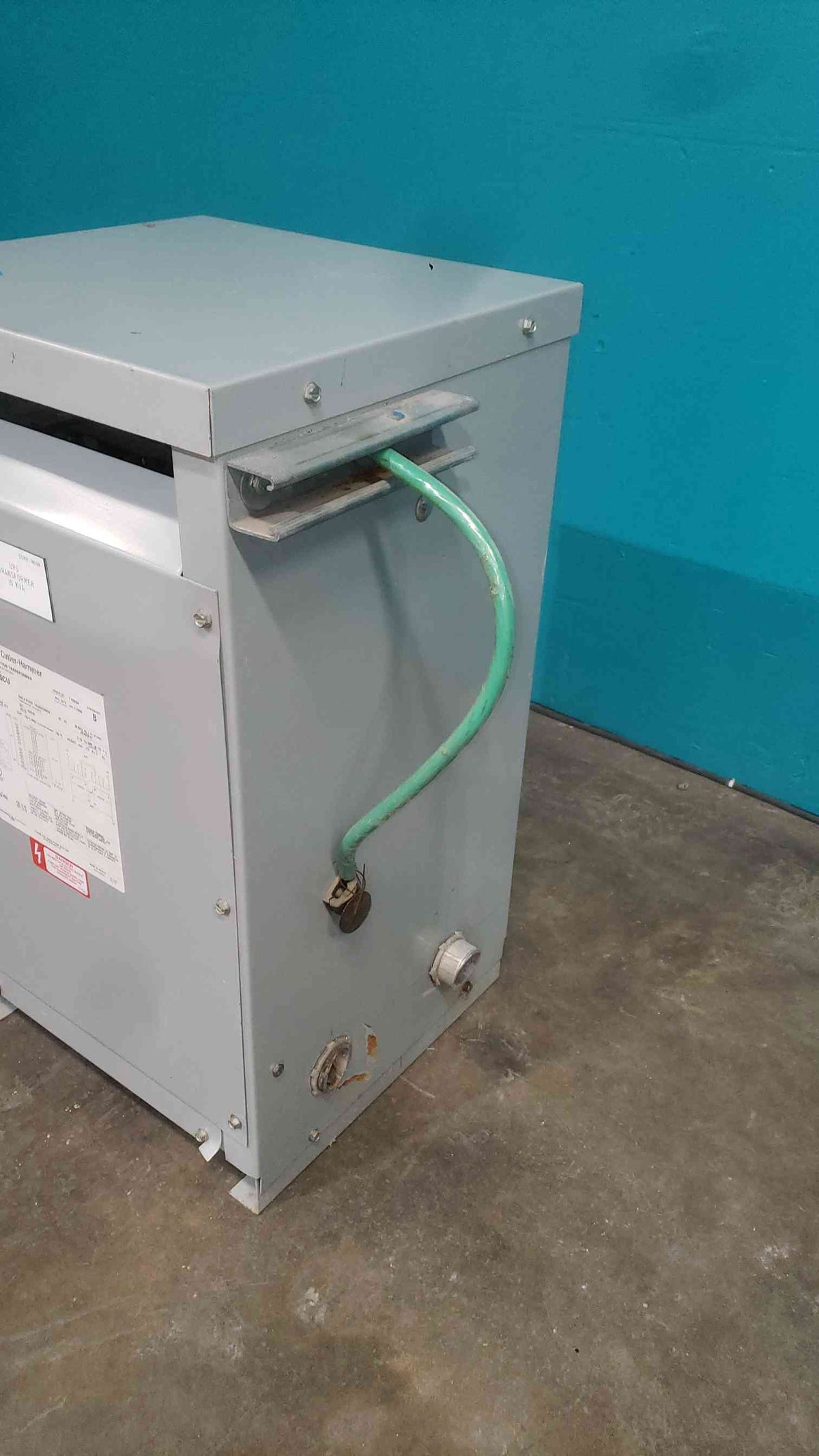 Cutler Hammer 15 KVA Copper Transformer 240X480V to 120/240V 1 Phase T20P11S15CU