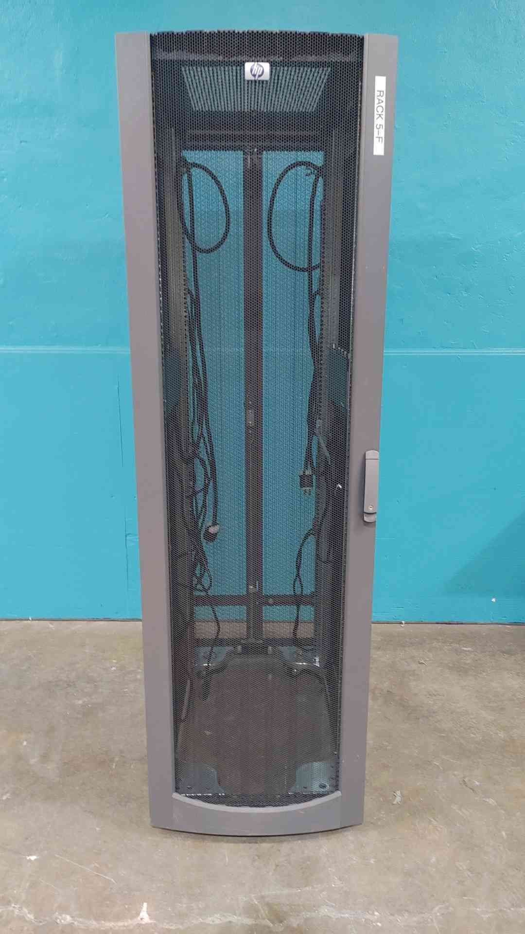 HP Fully Enclosed 42U Rolling Server Rack (SKU: 113800)