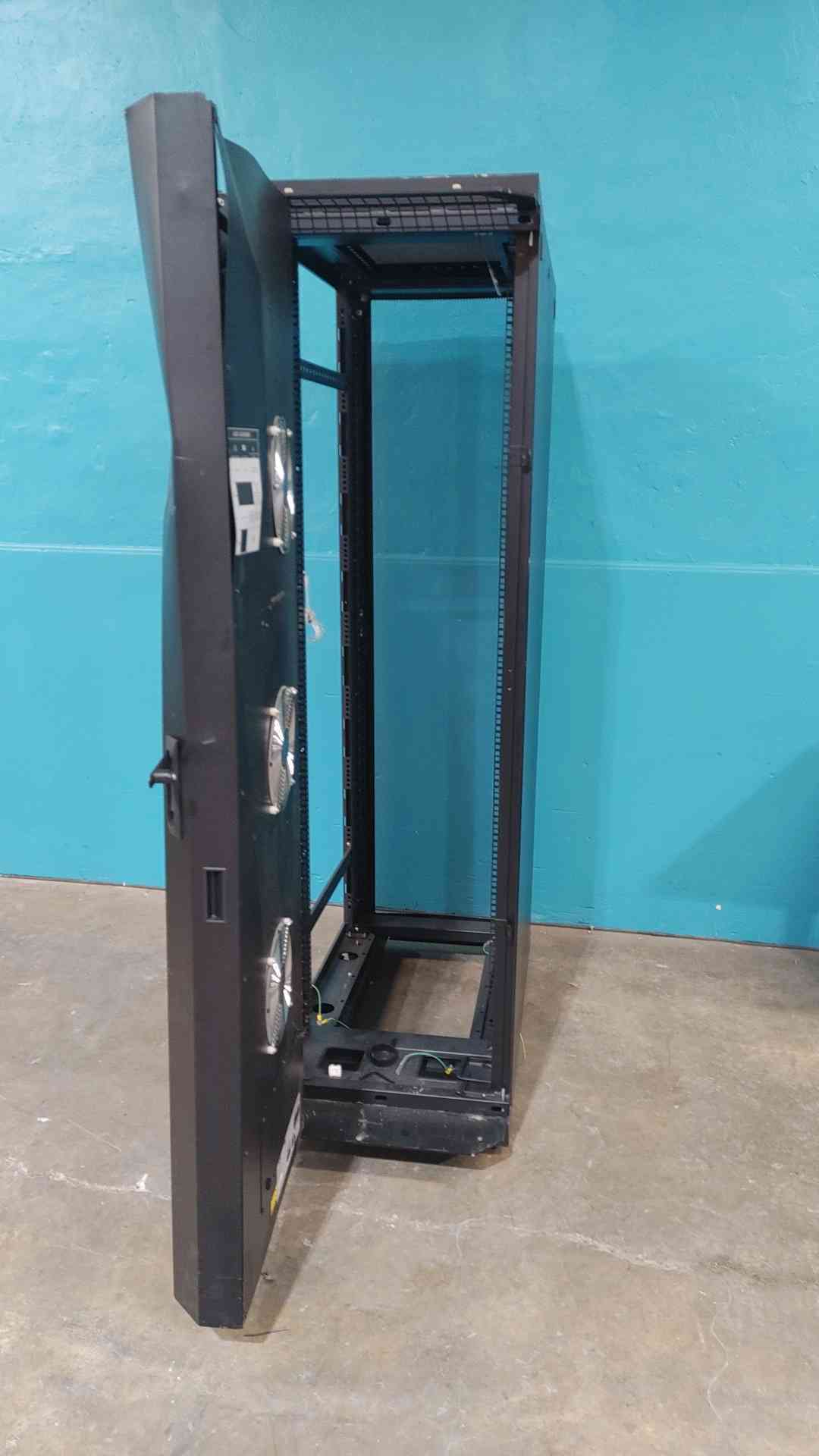 APC ACF102BLK Rack Air Removal Unit 208-230V NetShelter SX Cooling