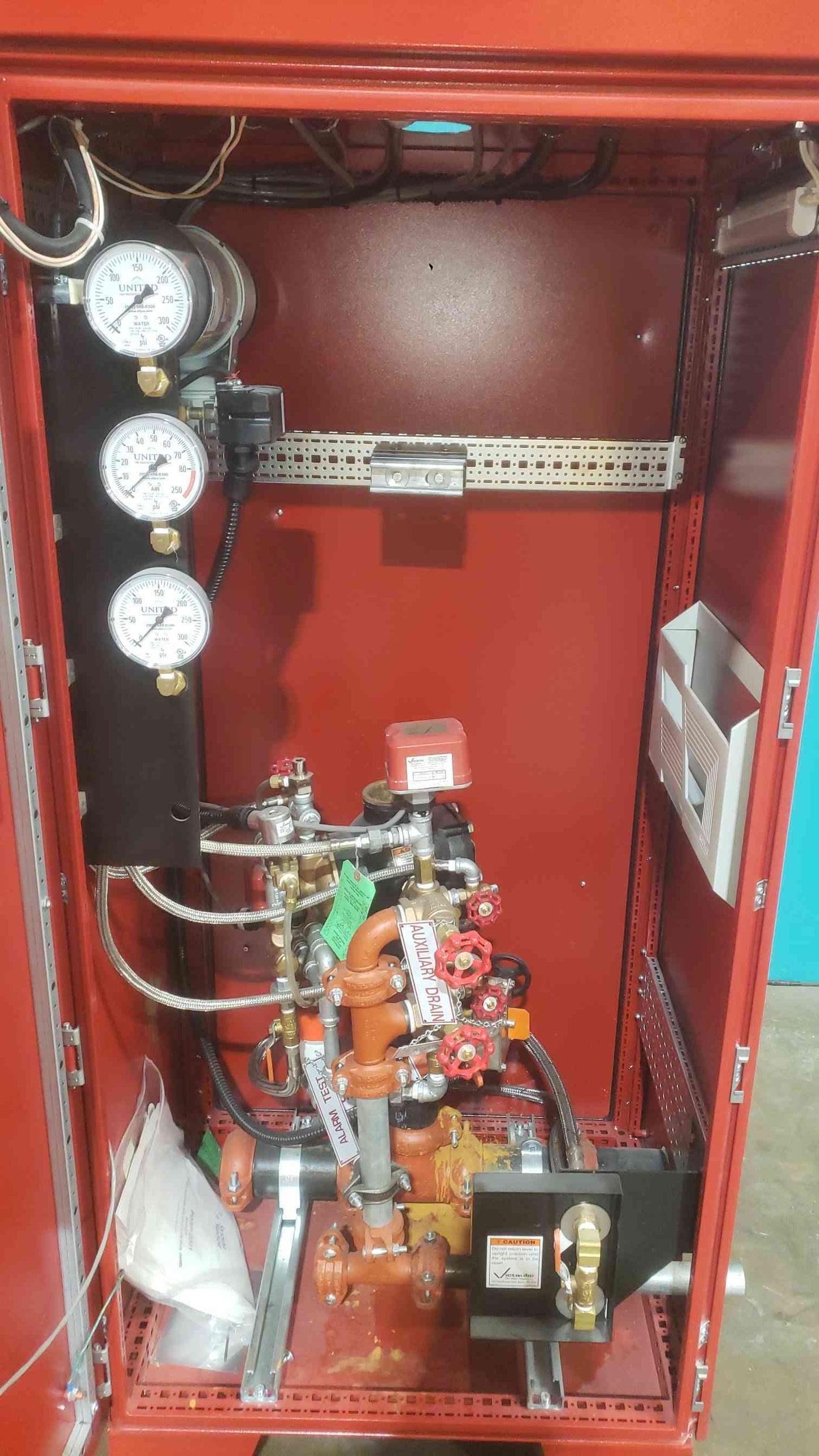Victaulic FireLock Fire-Pac Deluge Cabinet W/ System Sensor PDRP-2001 Panel
