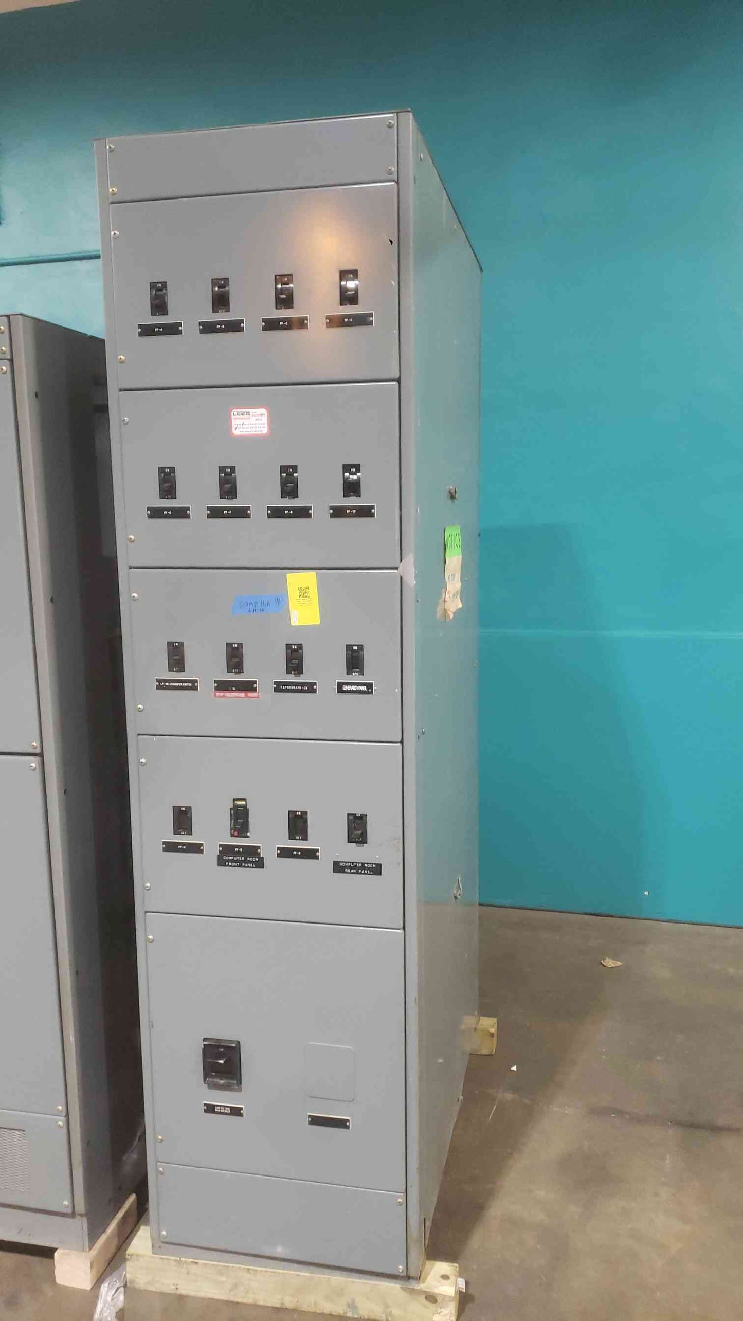 Square D Power-Zone 800A Switchboard Switchgear 300 KVA Transformer 480V-208V
