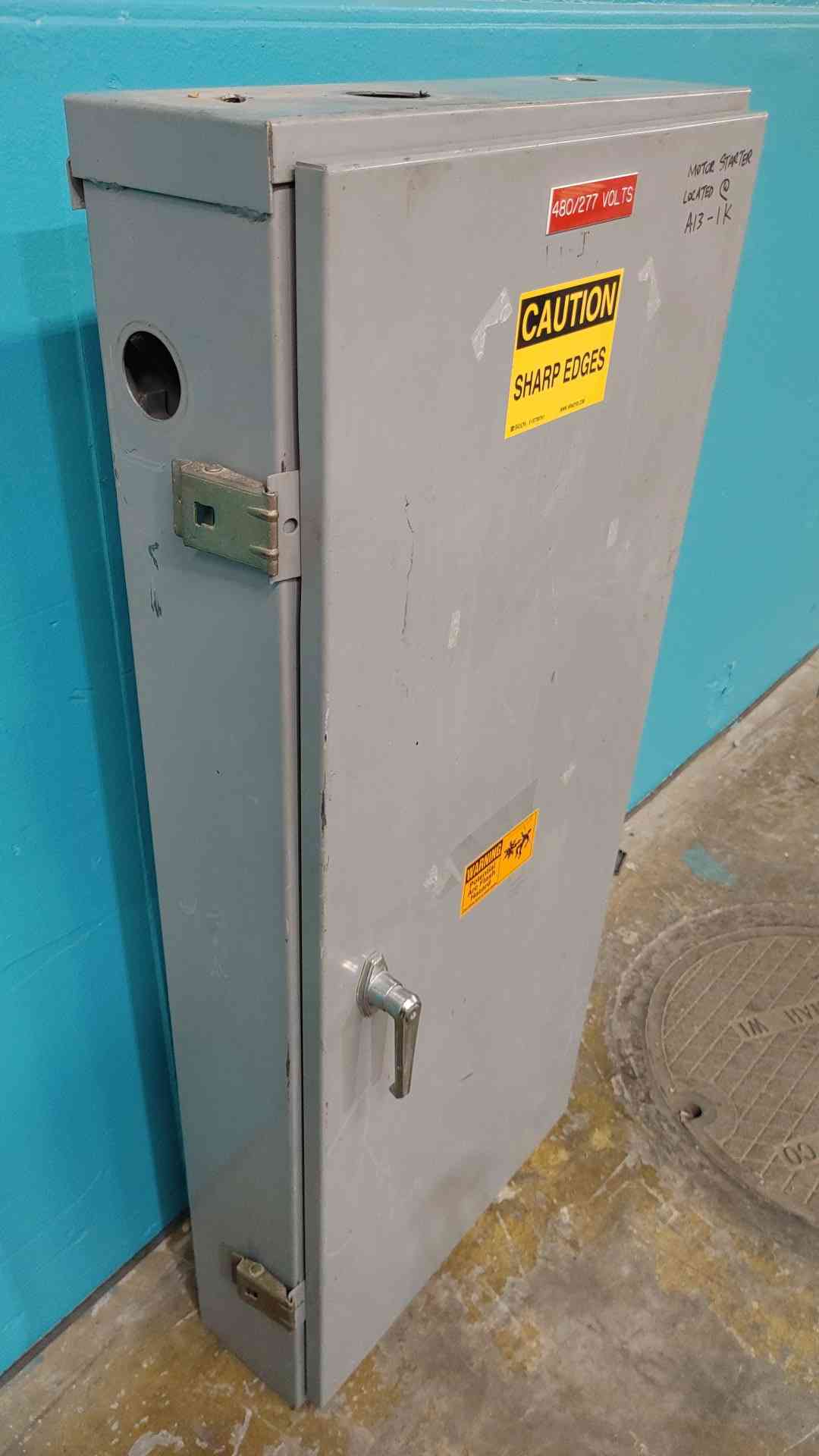 Square D NEHB-30435-2 225A 480Y/277V 3Ph Panelboard Main Breaker 20x20A Used