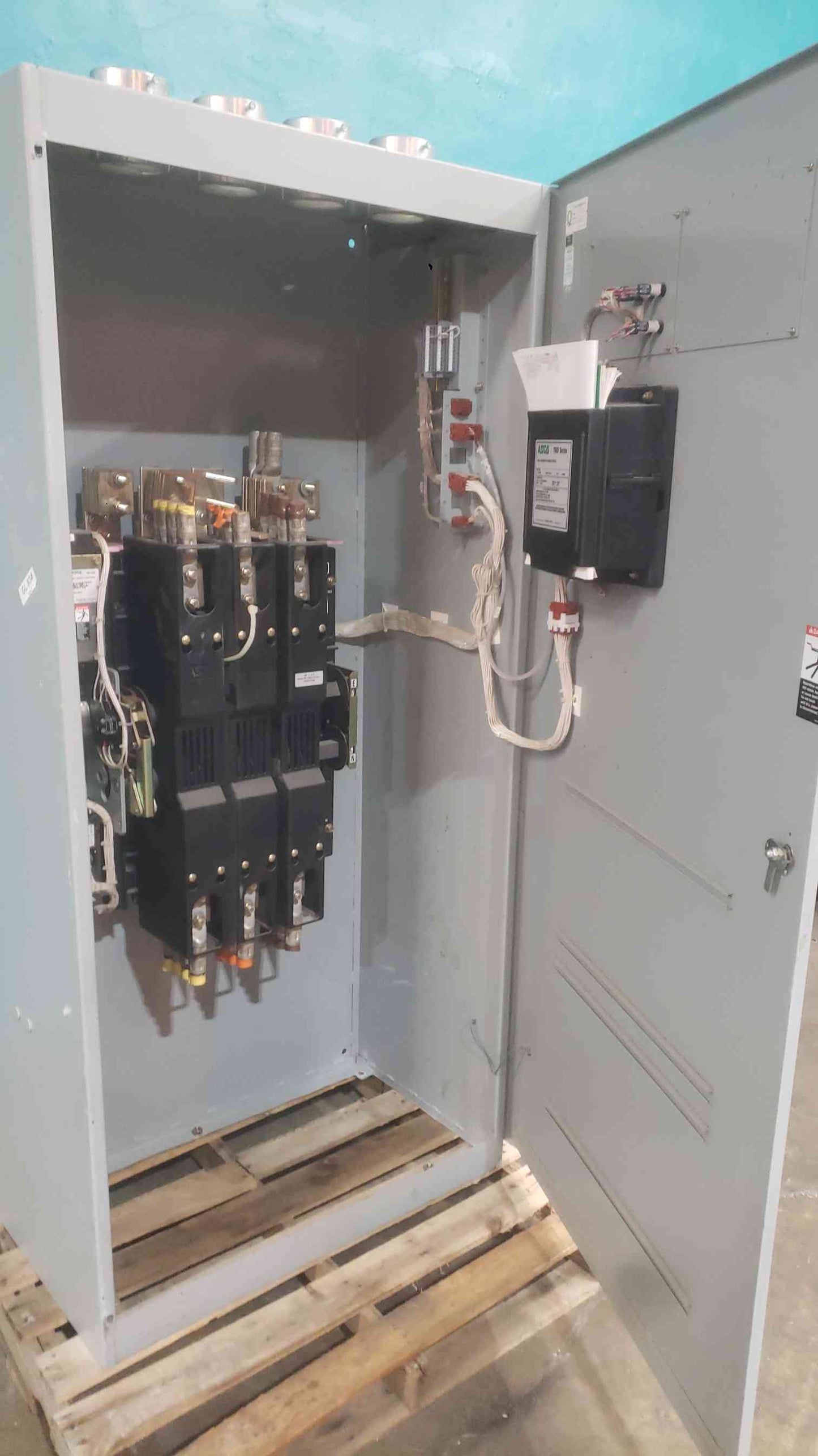 ASCO 7000 Series 1000A Non-Automatic Transfer Switch H7NTSA31000N5XC