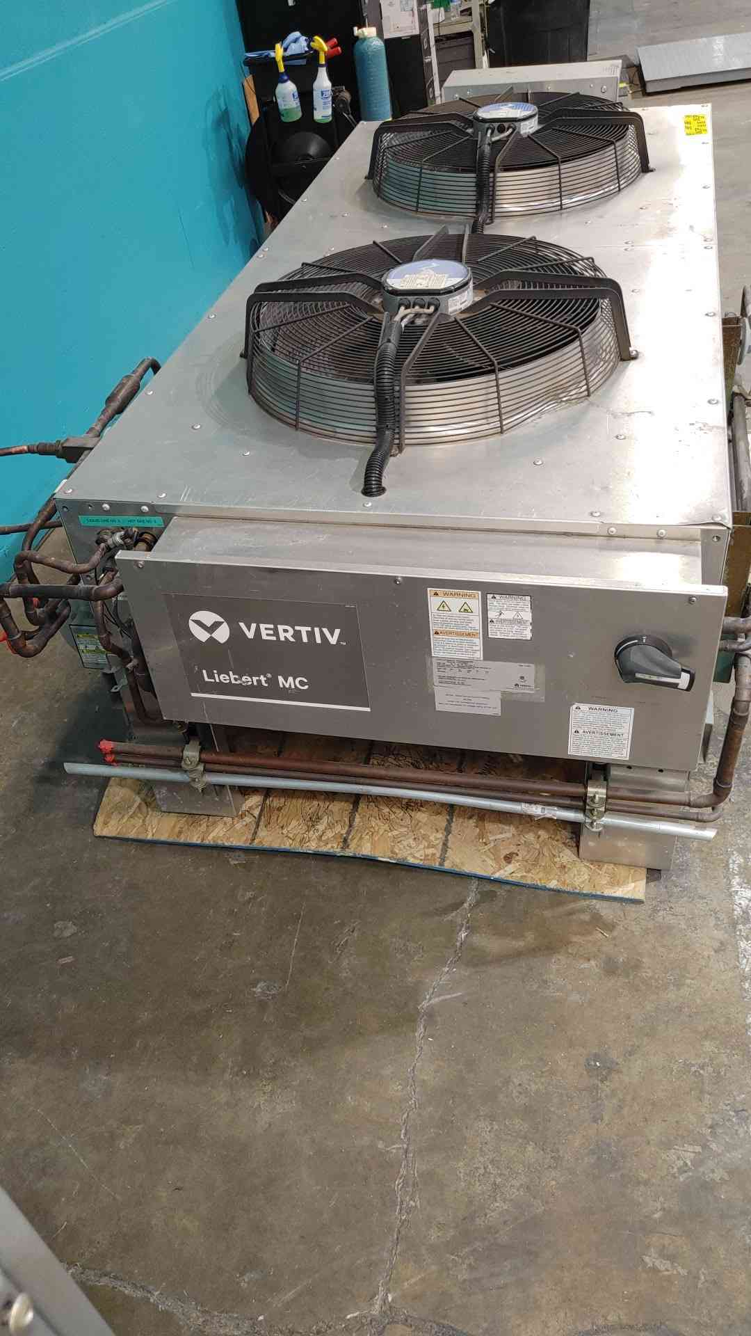 Vertiv Liebert 460V 3Ph Air Cooled Condenser MCS056E8ADS889 2x Ziehl Abegg EC Fan