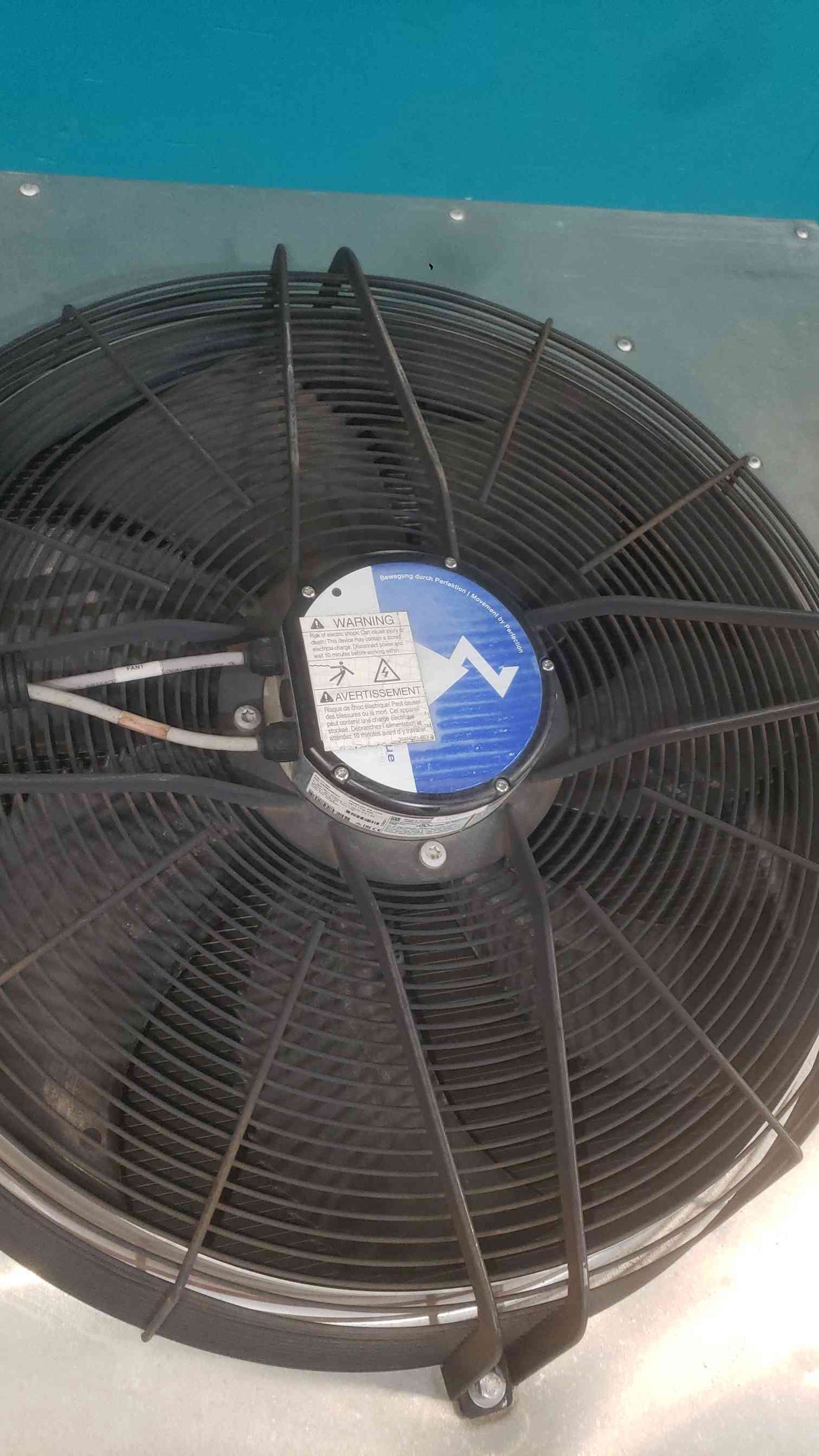 Vertiv Liebert 460V 3Ph Air Cooled Condenser MCS056E8ADS889 2x Ziehl Abegg EC Fan