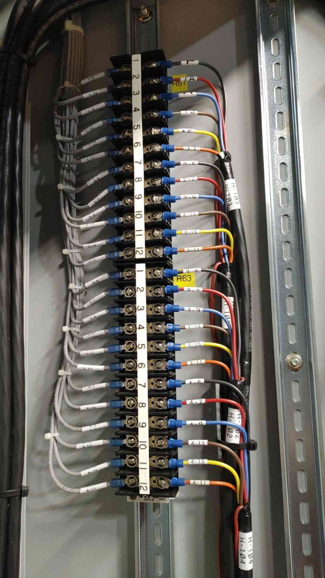 Eaton 2000A VacClad-W 15kV Switchgear Control Cabinet Enclosure Mimic Panel Type VCW