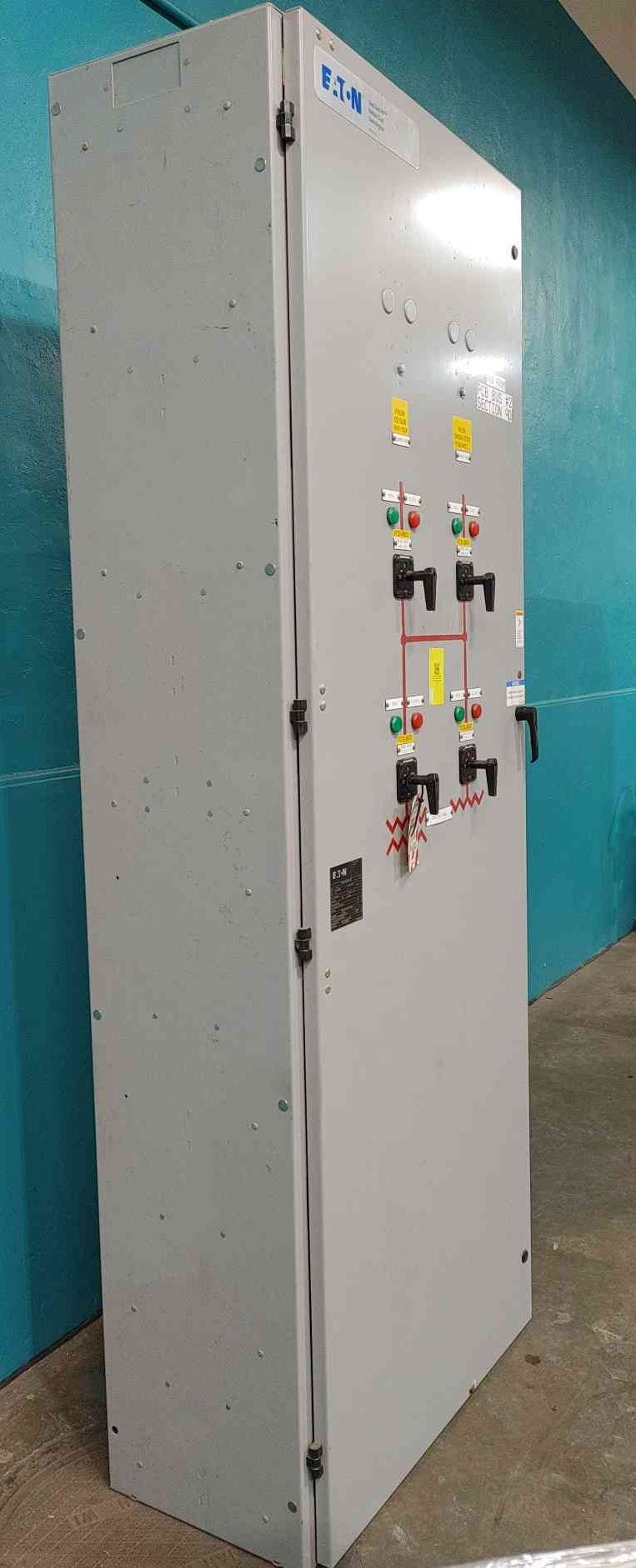 Eaton 2000A VacClad-W 15kV Switchgear Control Cabinet Enclosure Mimic Panel Type VCW