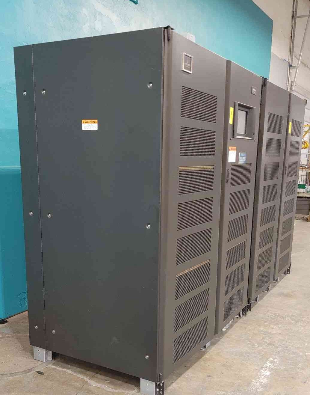 Liebert NXL 750kVA 3 Phase UPS System 575V 40MM750303IBS02 Siemens 1200A Breaker