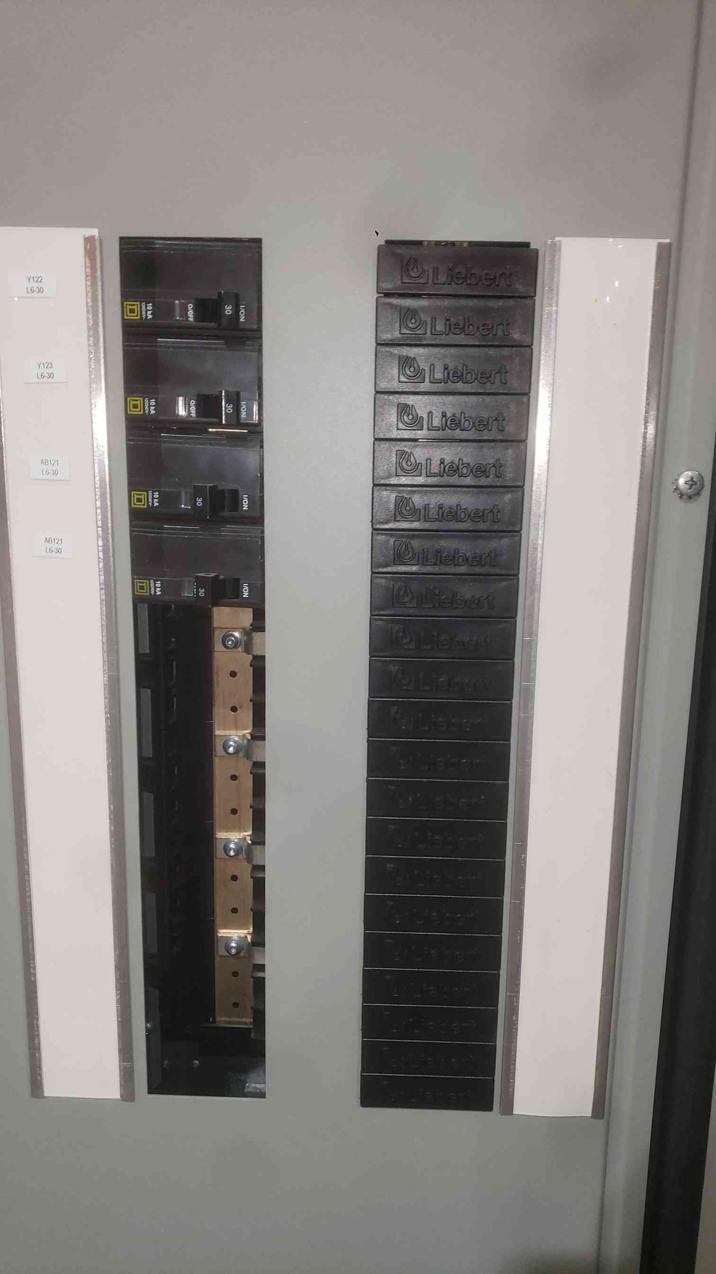 Liebert 480V x 208/120V PDU PPA150C Power Distribution '11 (SKU: 104808)