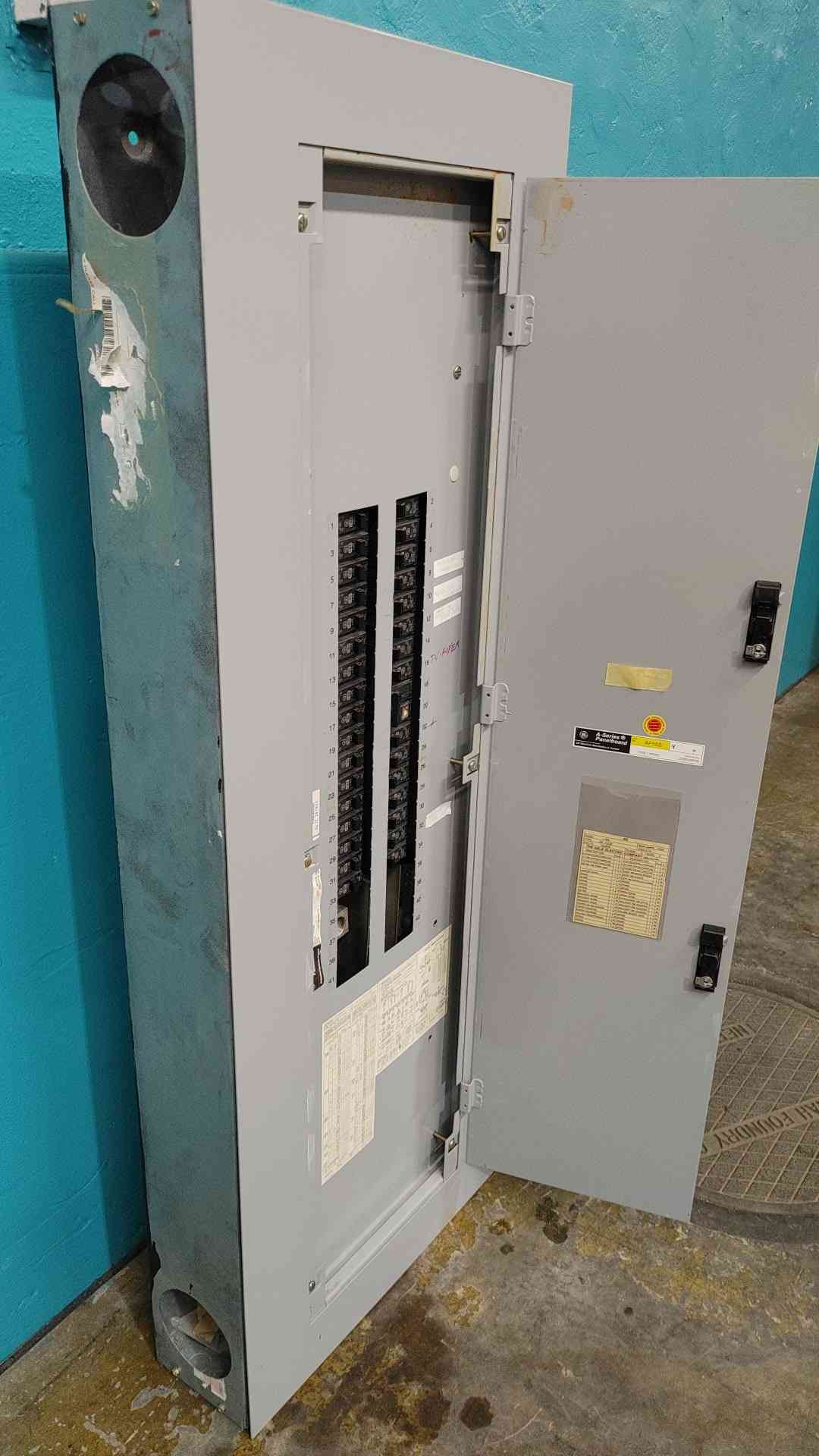 GE AQF3424MBX 400A 208Y/120V 3PH Panelboard Enclosure 34x THQB 20A 1P Breakers