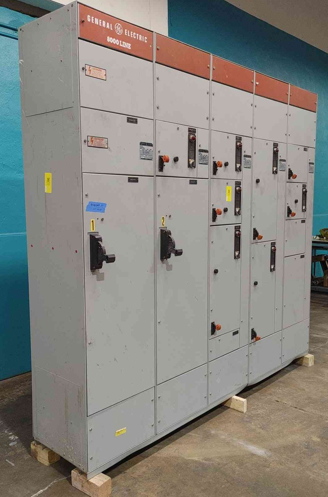 GE 8000 Line Motor Control Center 5-Section 1200A 480V 3PH MCC 515X0564M02