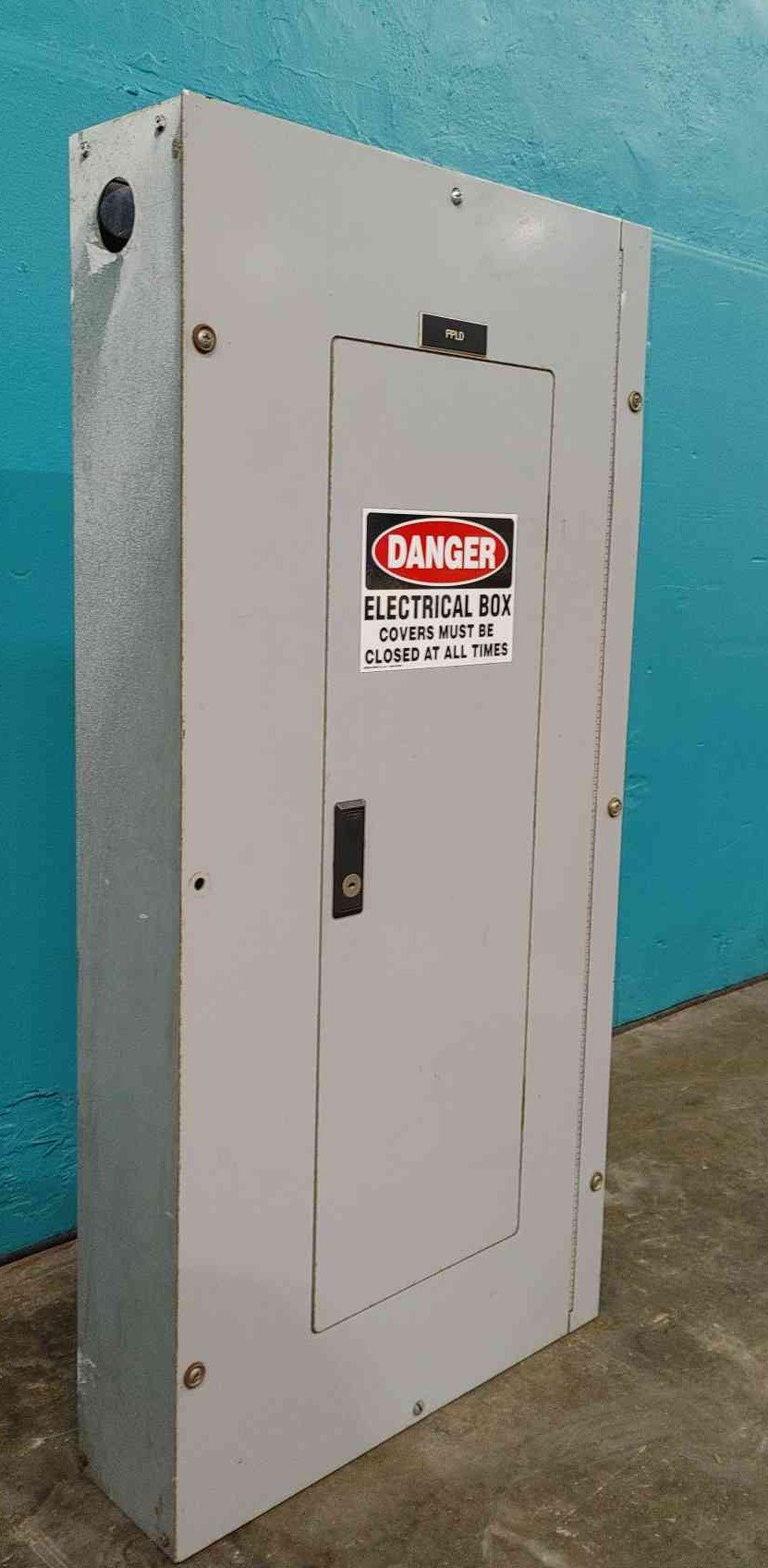 Cutler-Hammer PRL-1A 100A 208Y/120V Panelboard Load Center w/ BAB Breakers