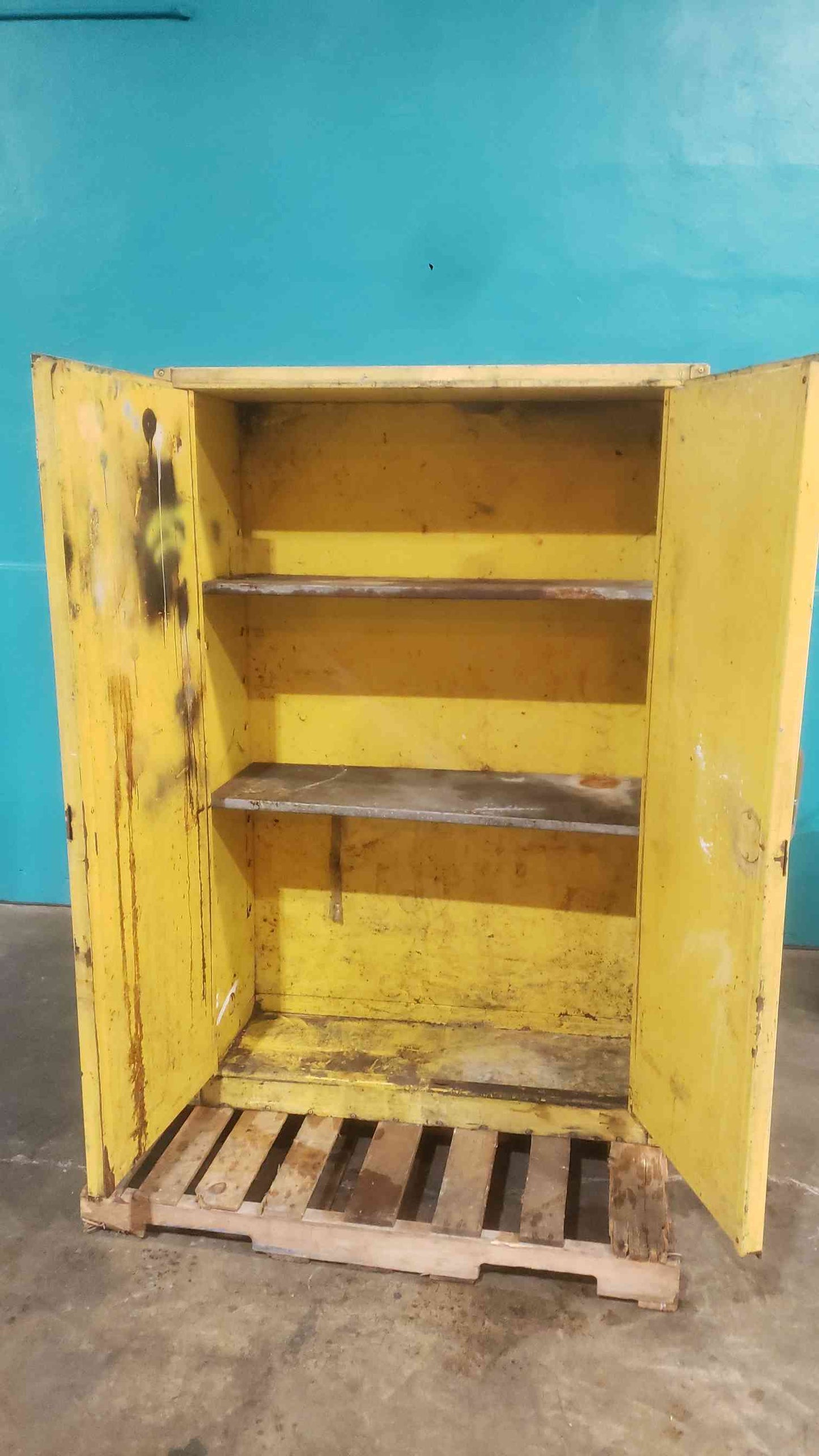 Justrite 60 Gal Flammable Safety Storage Cabinet Yellow Double Door Metal