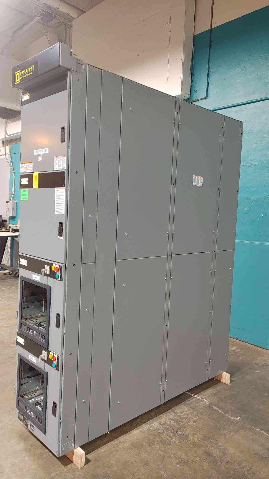 Square D Power-Zone 4 Switchgear 1600A 480/277V 3PH 4W Vertical Section Empty